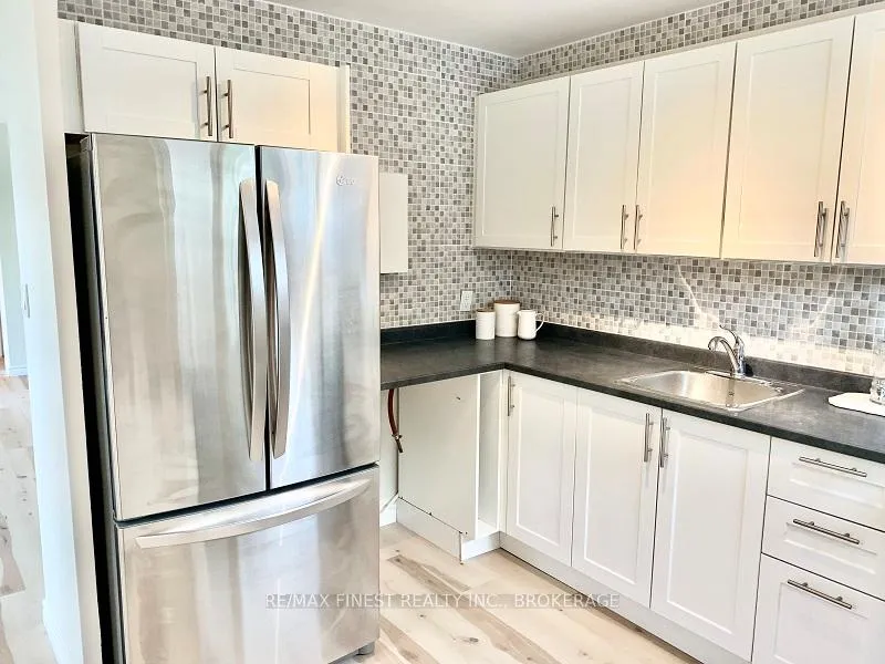 Photo 10 of Unit 105, 1 Mowat Avenue, Kingston, Central City West — HOMEH