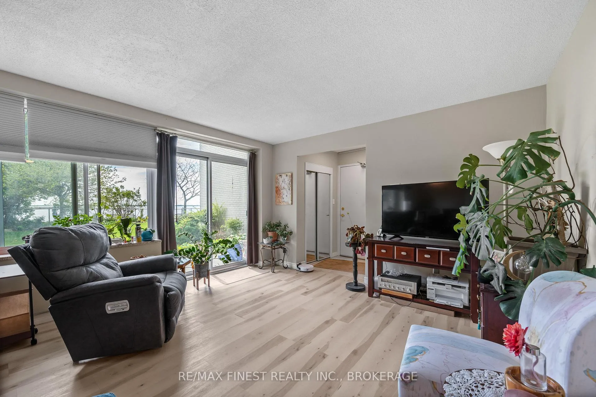Photo 23 of Unit 105, 1 Mowat Avenue, Kingston, Central City West — HOMEH