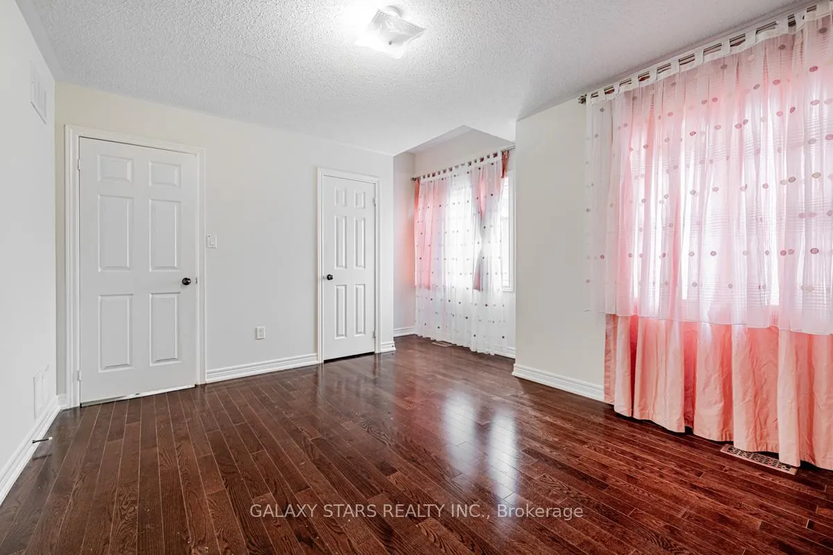 Photo 17 of 63 Trudeau Drive, Vaughan, Vellore Village — HOMEH