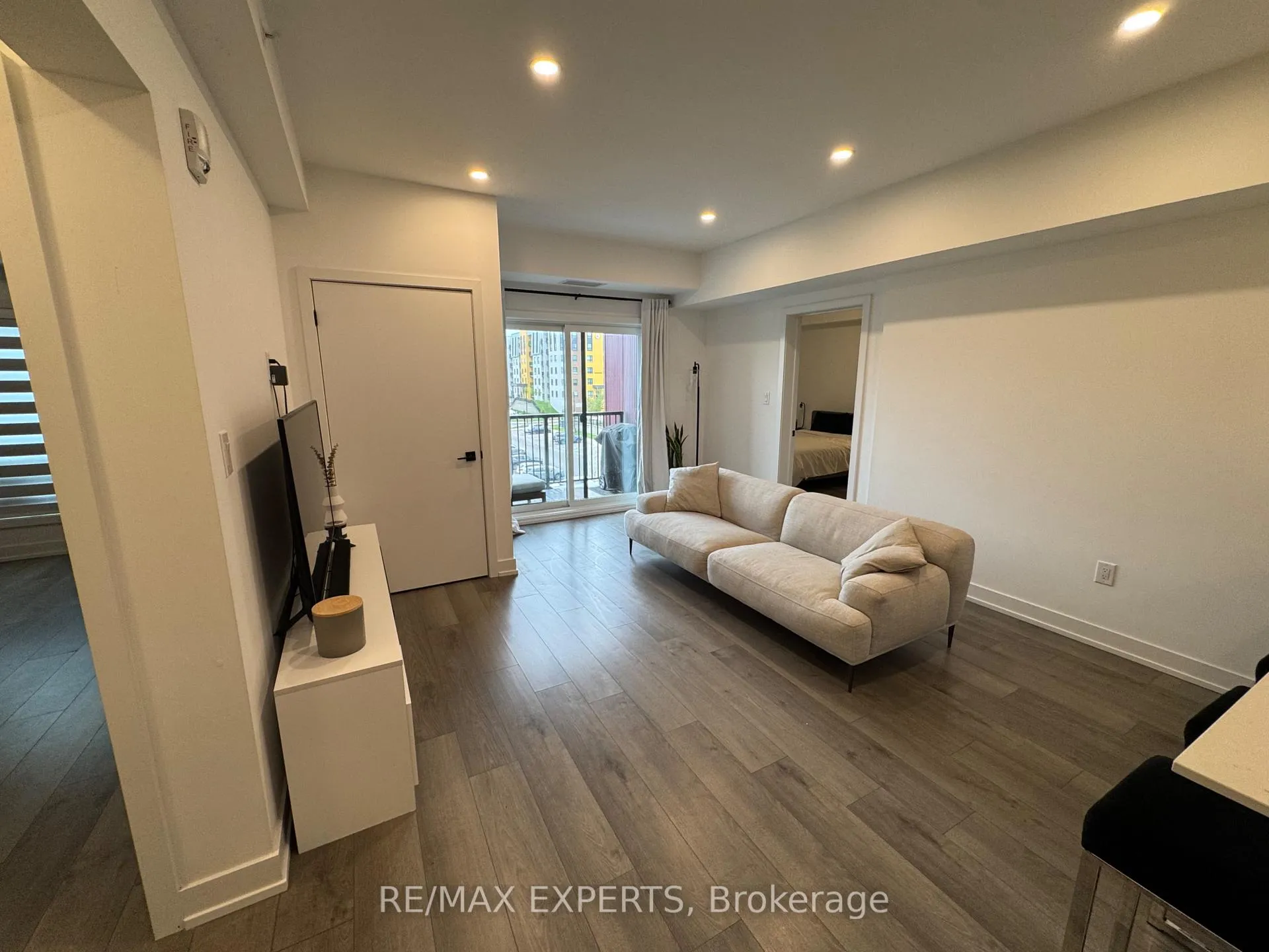 Photo 2 of Unit 307, 4 Spice Way, Barrie, Rural Barrie Southeast — HOMEH
