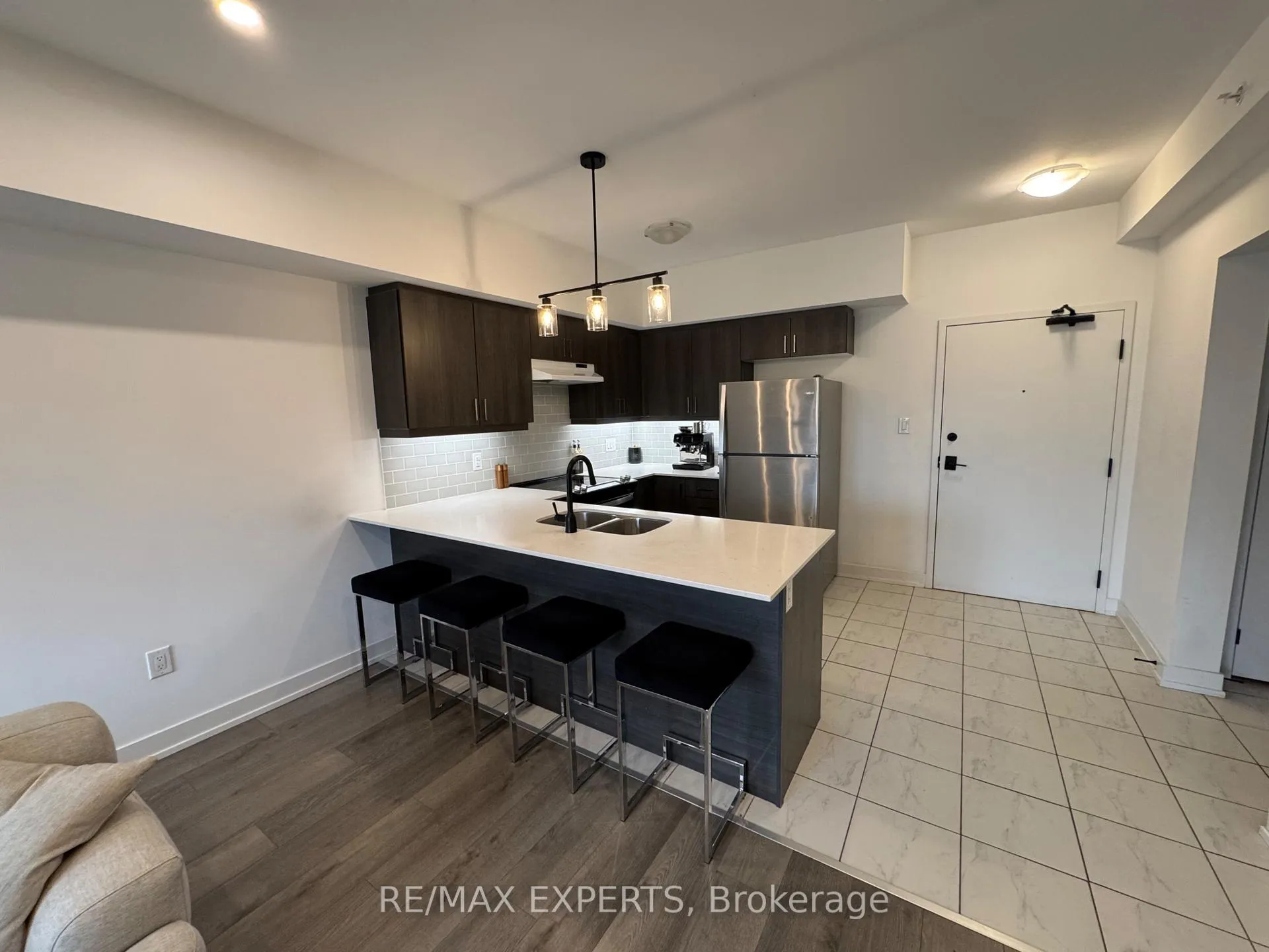 Photo 5 of Unit 307, 4 Spice Way, Barrie, Rural Barrie Southeast — HOMEH