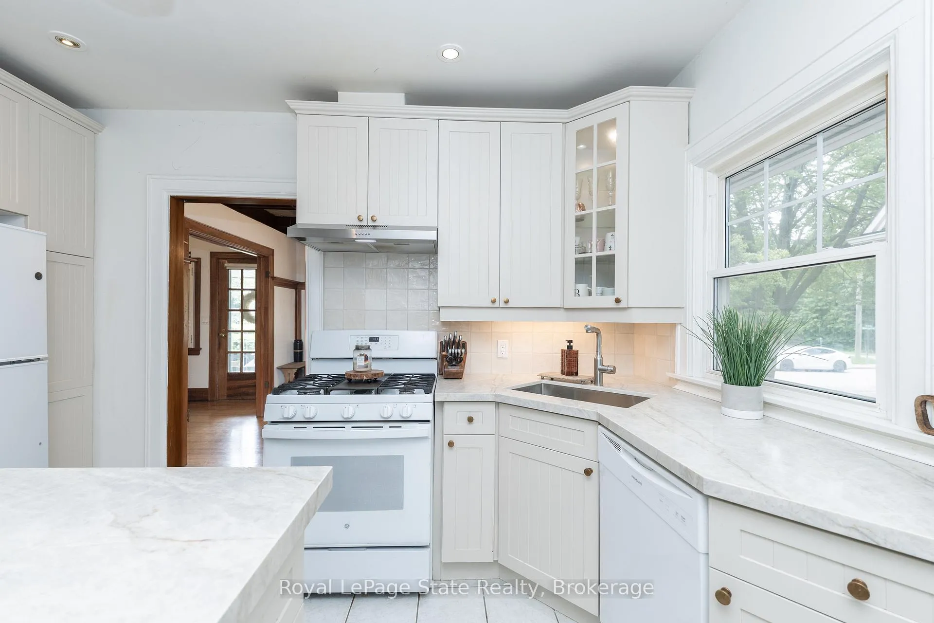 Photo 15 of 7 Pinehill Road, St. Catharines, Old Glenridge — HOMEH
