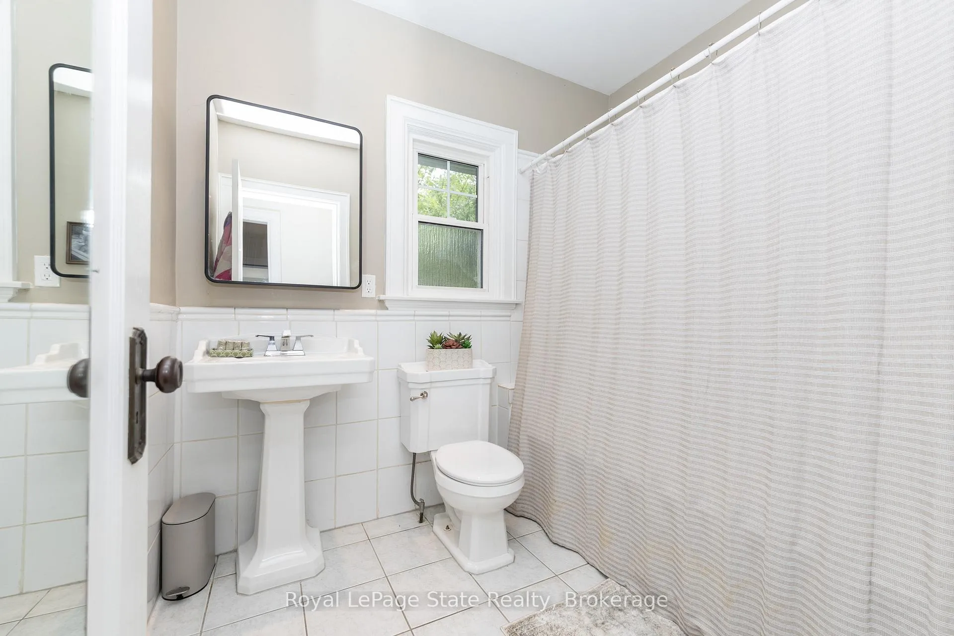 Photo 23 of 7 Pinehill Road, St. Catharines, Old Glenridge — HOMEH
