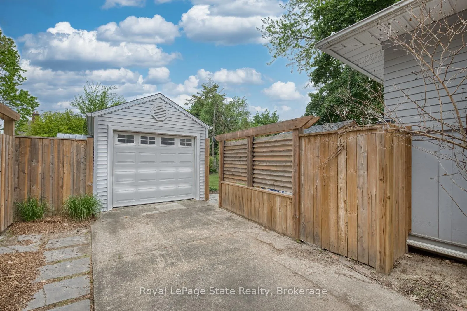 Photo 33 of 7 Pinehill Road, St. Catharines, Old Glenridge — HOMEH