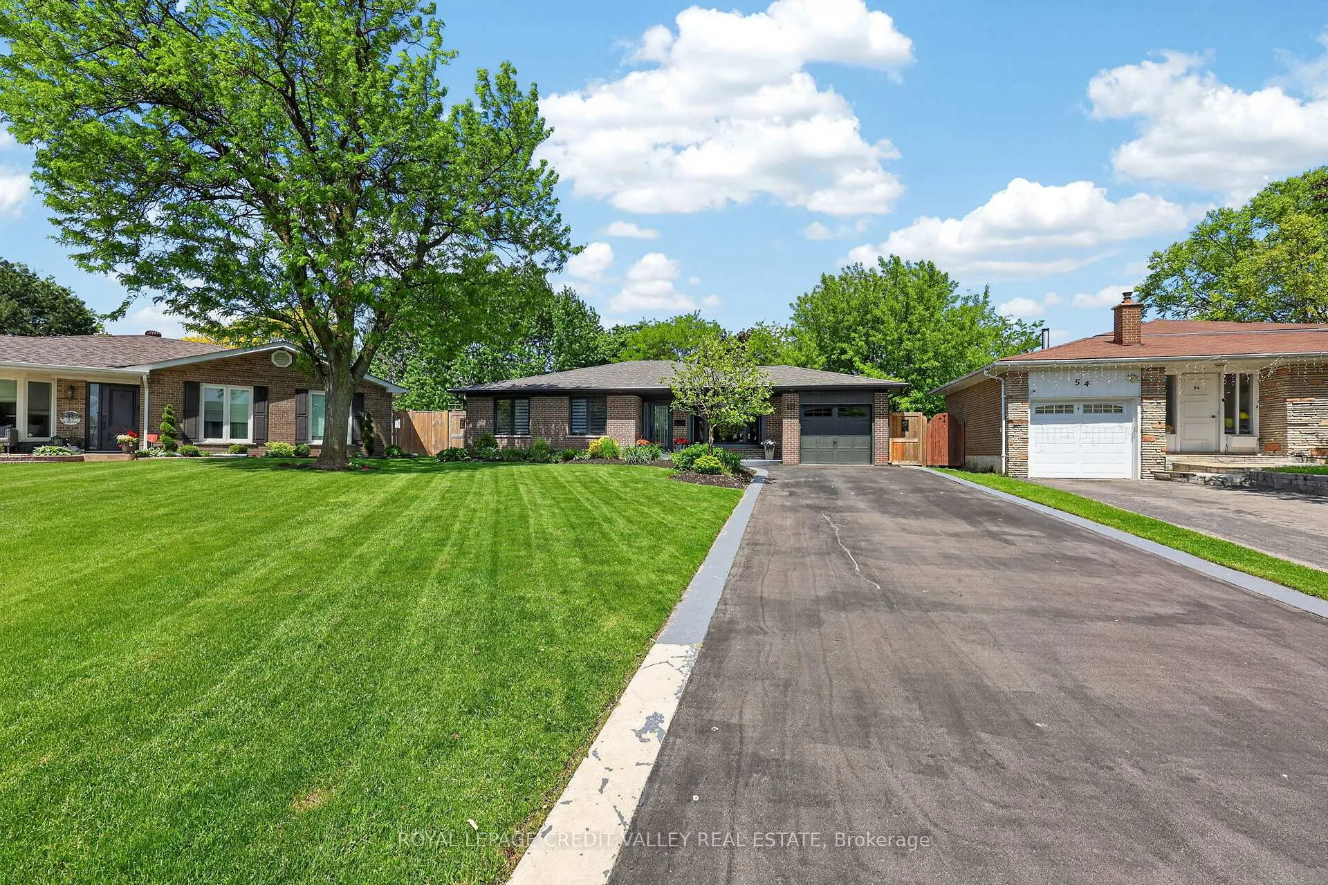 Photo 2 of 52 Terra Cotta Crescent, Brampton, Brampton East — HOMEH