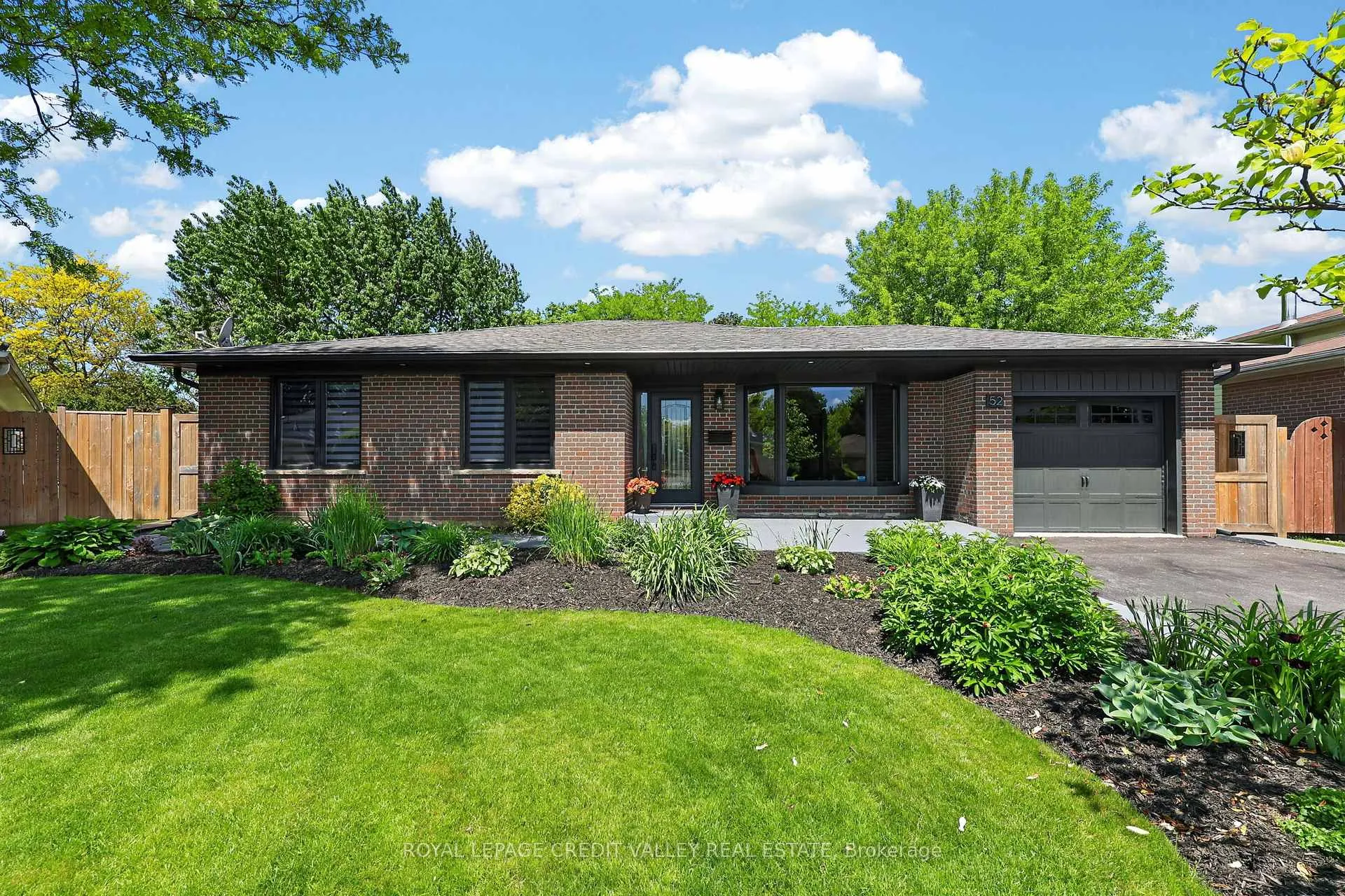 Photo 3 of 52 Terra Cotta Crescent, Brampton, Brampton East — HOMEH