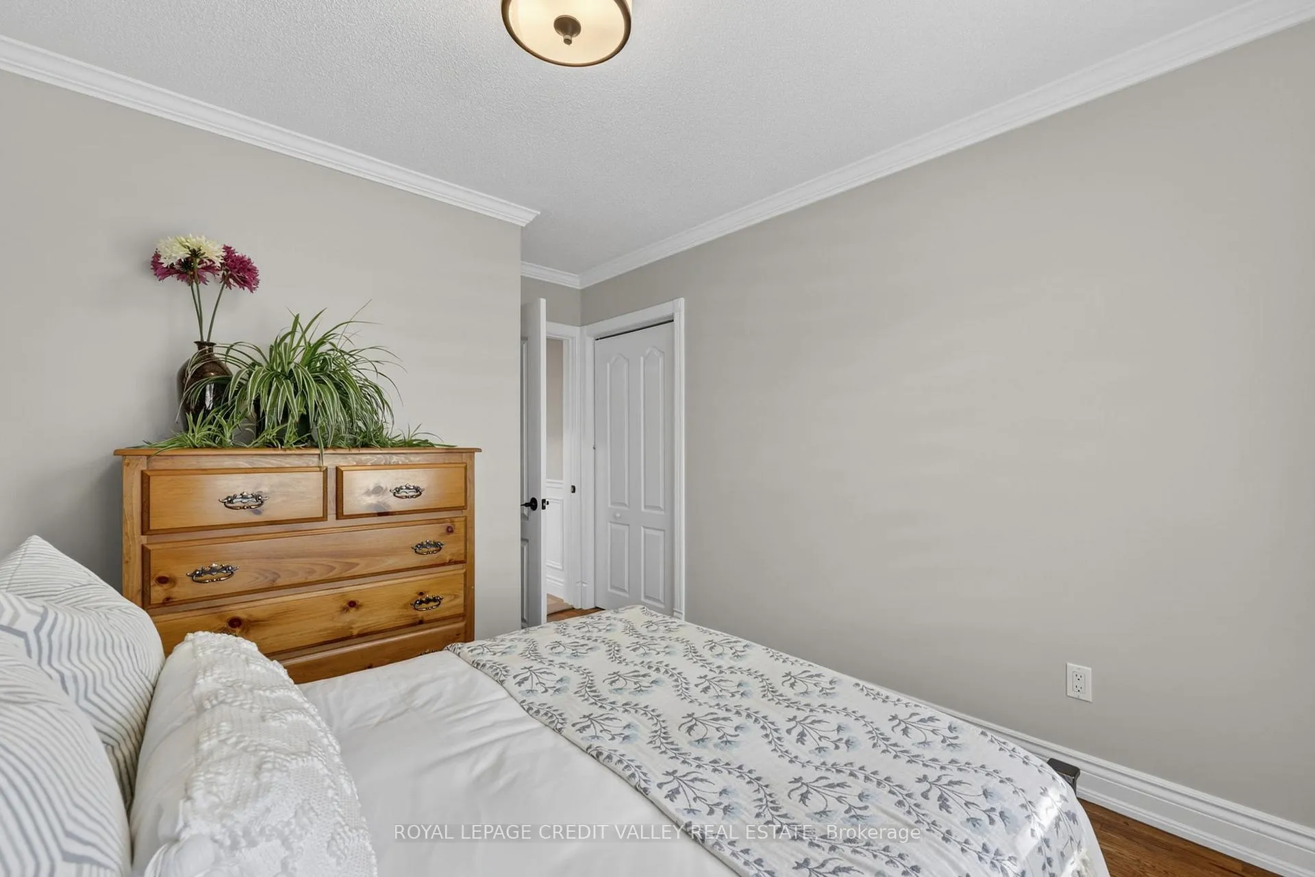 Photo 20 of 52 Terra Cotta Crescent, Brampton, Brampton East — HOMEH