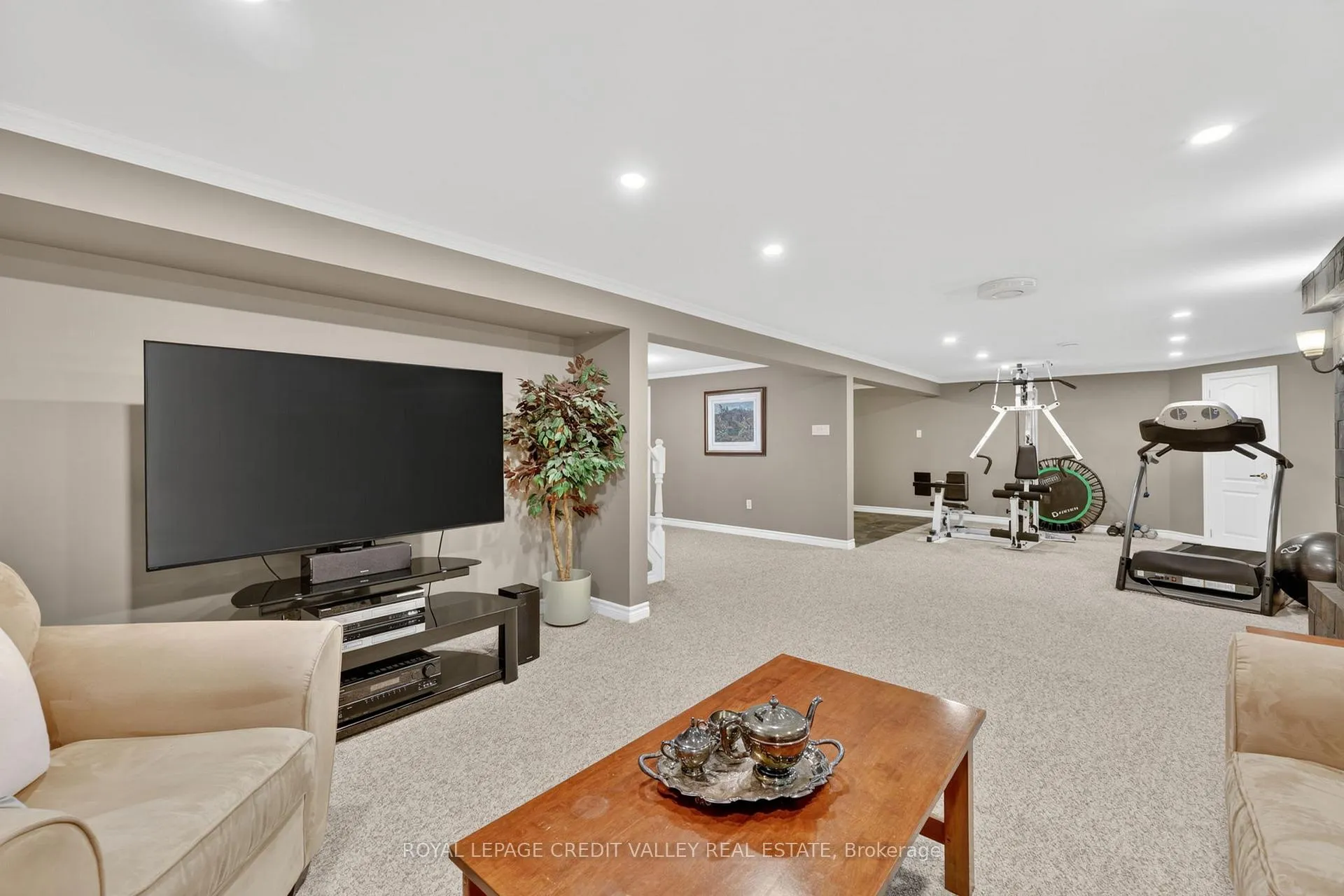 Photo 29 of 52 Terra Cotta Crescent, Brampton, Brampton East — HOMEH