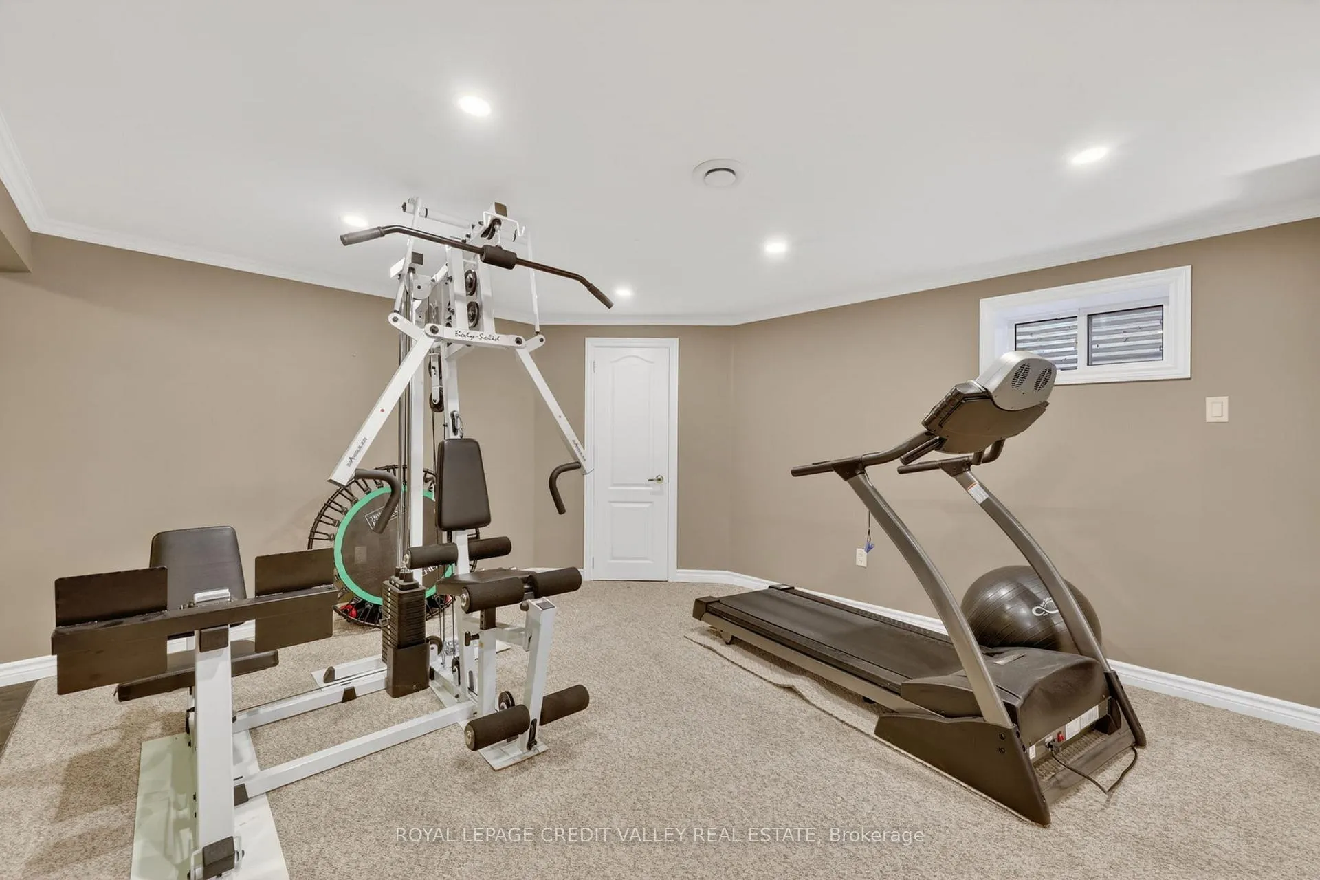 Photo 32 of 52 Terra Cotta Crescent, Brampton, Brampton East — HOMEH