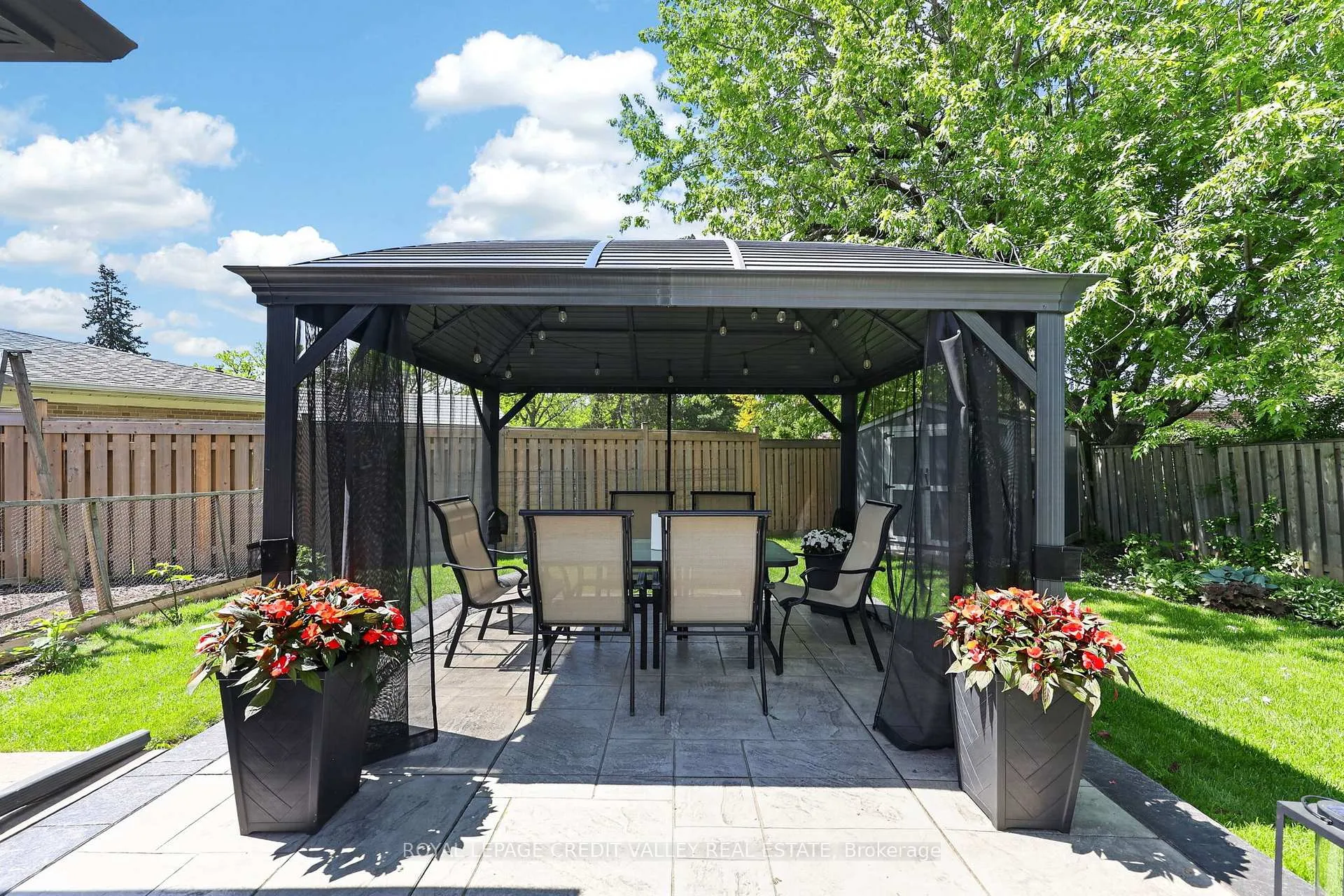 Photo 41 of 52 Terra Cotta Crescent, Brampton, Brampton East — HOMEH