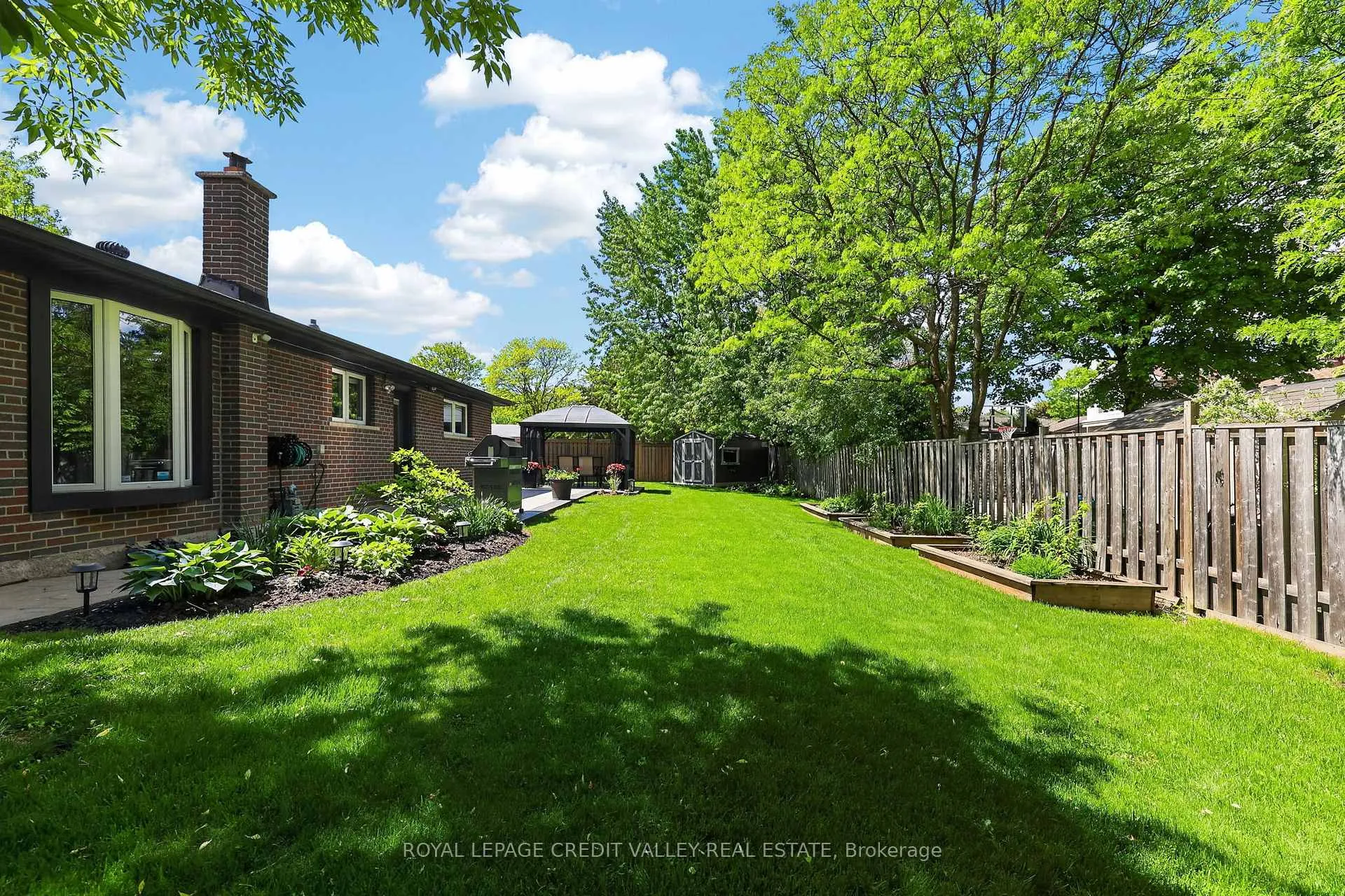 Photo 42 of 52 Terra Cotta Crescent, Brampton, Brampton East — HOMEH