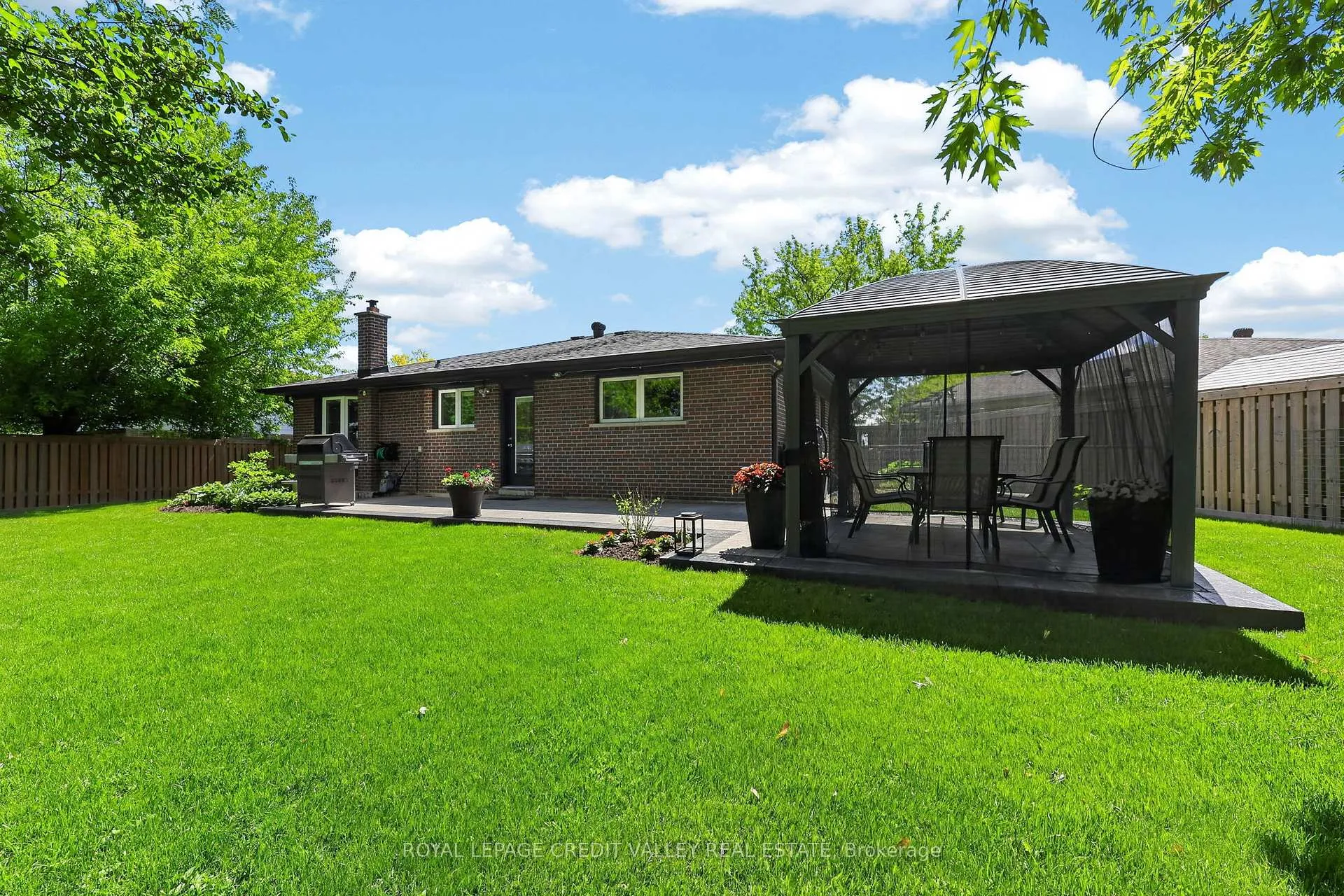 Photo 43 of 52 Terra Cotta Crescent, Brampton, Brampton East — HOMEH