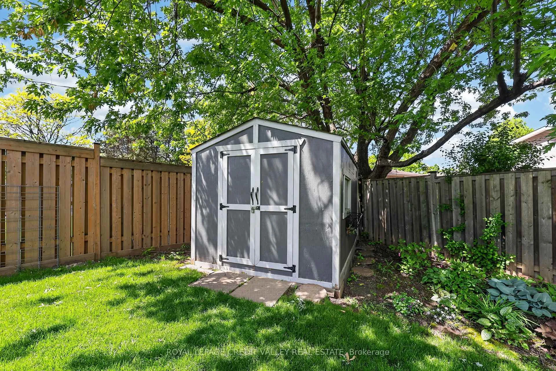 Photo 44 of 52 Terra Cotta Crescent, Brampton, Brampton East — HOMEH