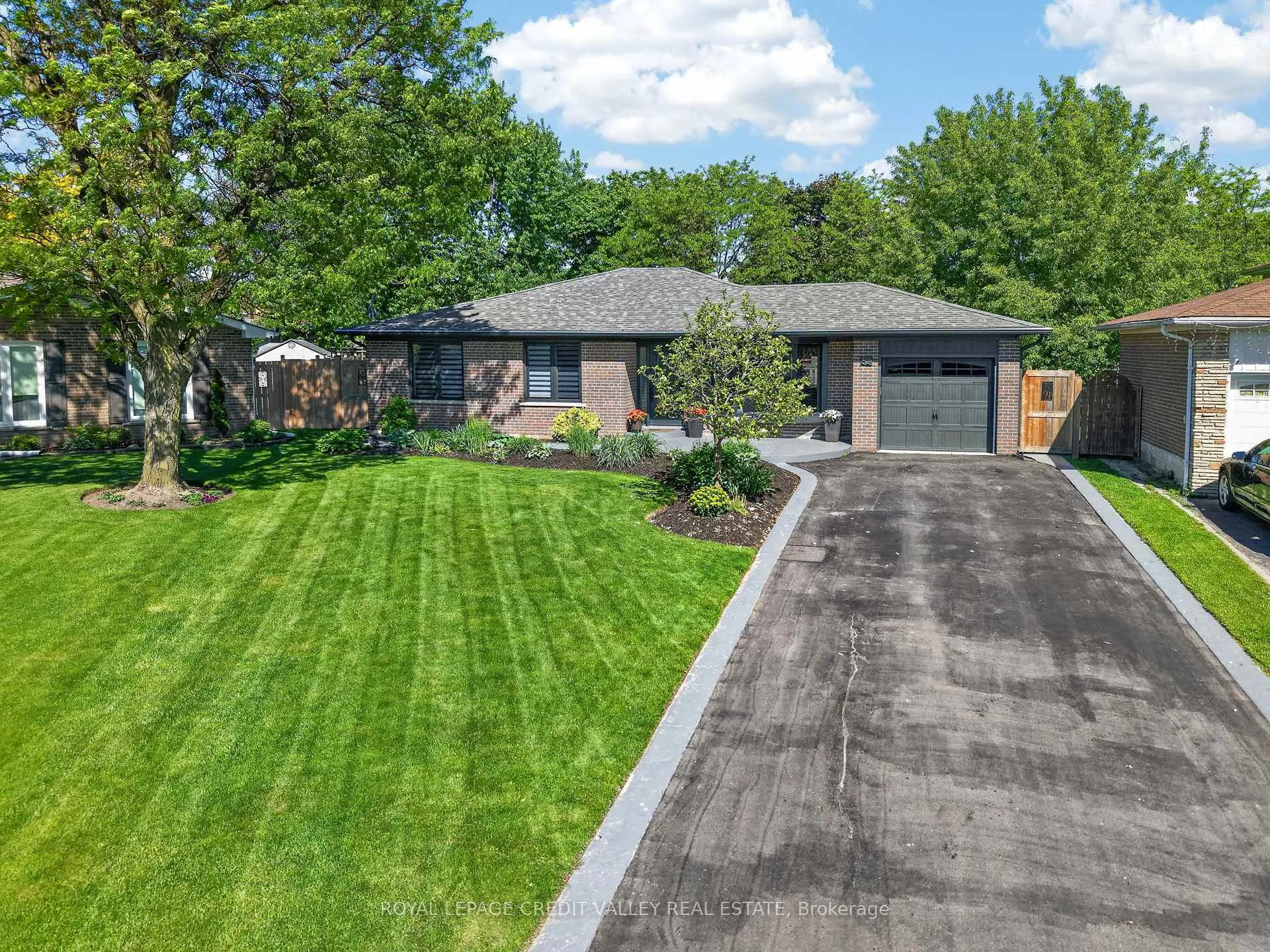 Photo 46 of 52 Terra Cotta Crescent, Brampton, Brampton East — HOMEH