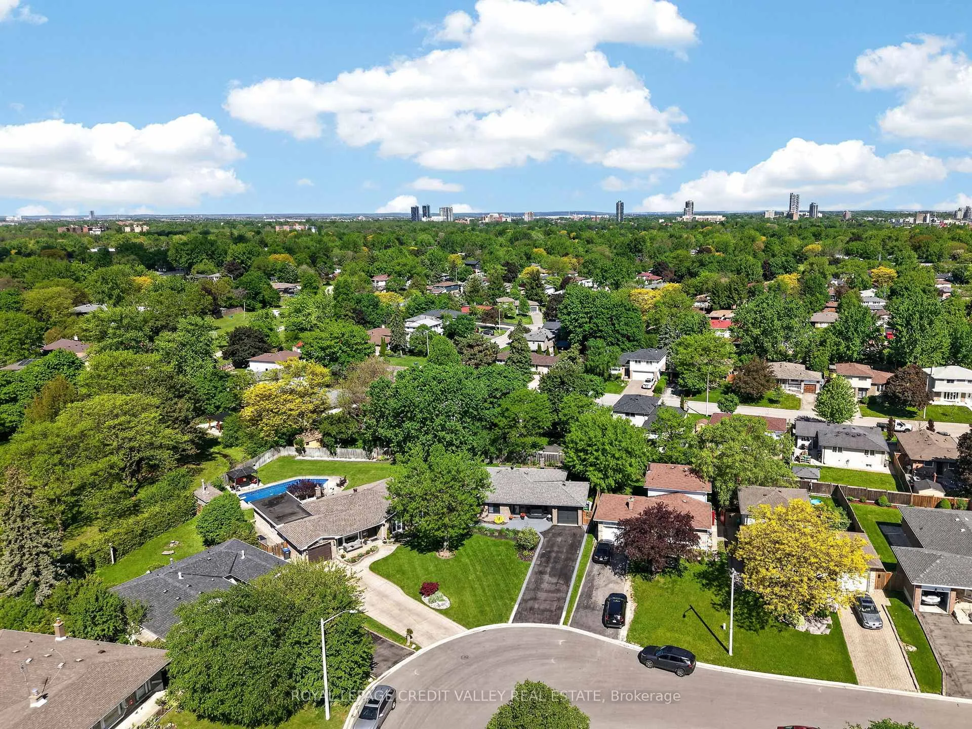 Photo 47 of 52 Terra Cotta Crescent, Brampton, Brampton East — HOMEH