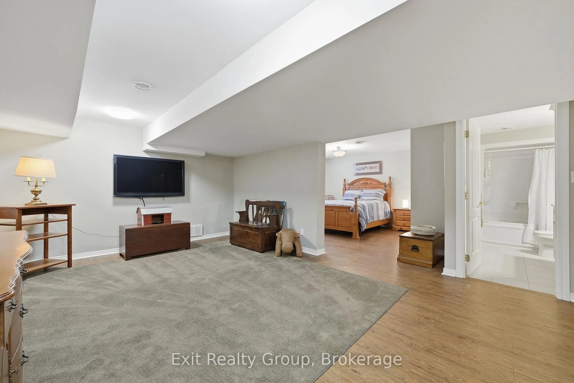 Photo 33 of 76 Aletha Drive, Prince Edward County, Wellington Ward — HOMEH