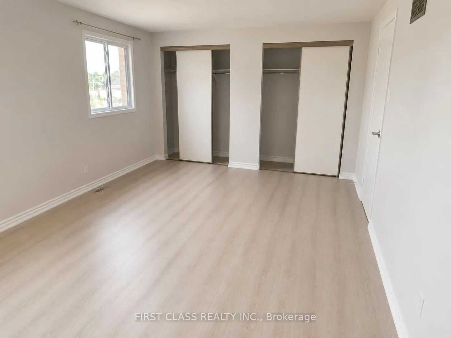 Photo 7 of 51 Chase Court, Markham, Milliken Mills East — HOMEH