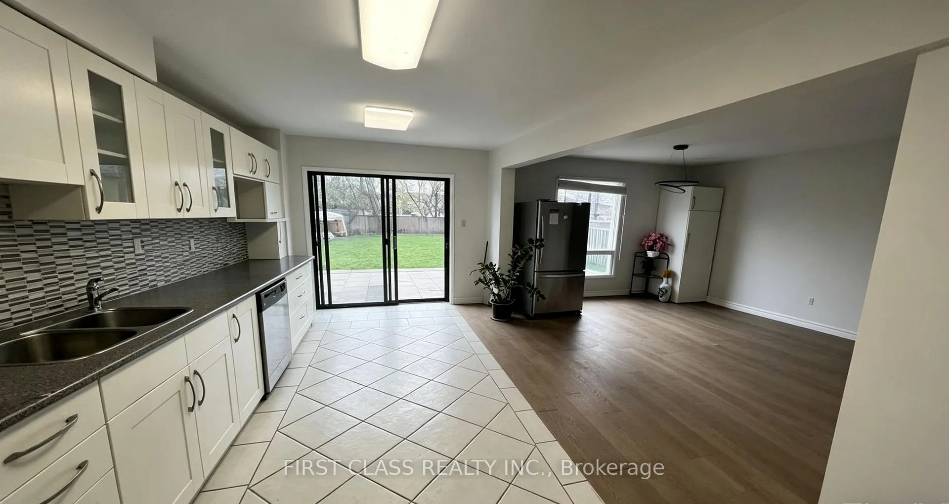 Photo 9 of 51 Chase Court, Markham, Milliken Mills East — HOMEH