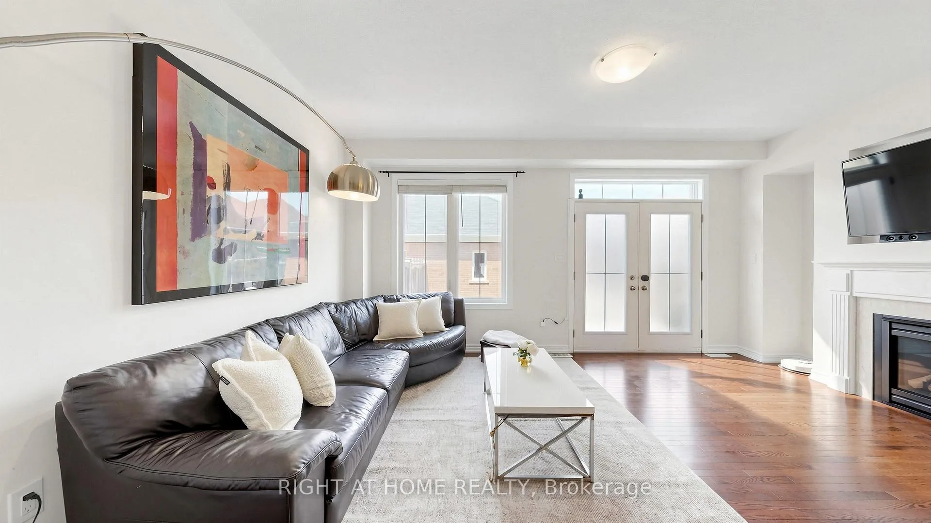 Photo 4 of 208 Cornell Park Avenue, Markham, Cornell — HOMEH