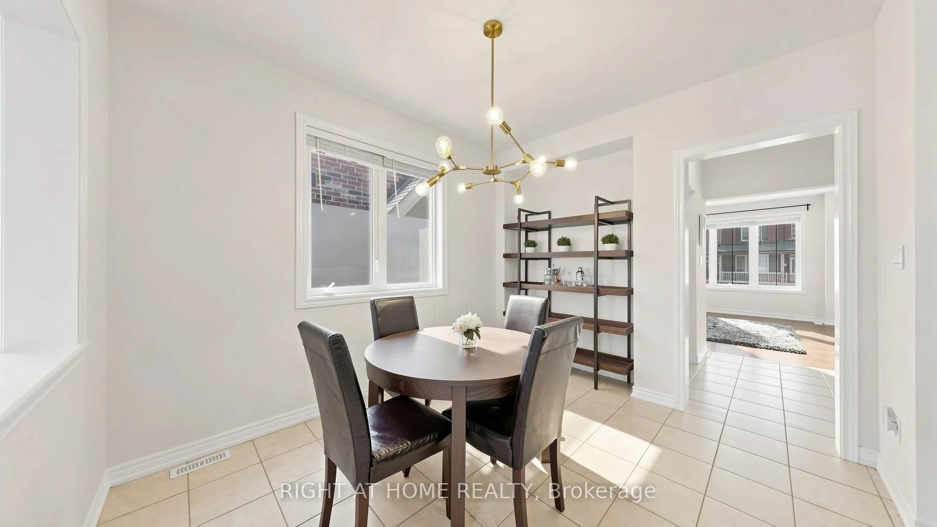 Photo 6 of 208 Cornell Park Avenue, Markham, Cornell — HOMEH