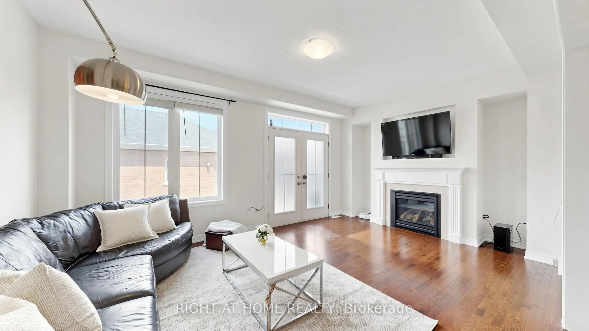 Photo 11 of 208 Cornell Park Avenue, Markham, Cornell — HOMEH