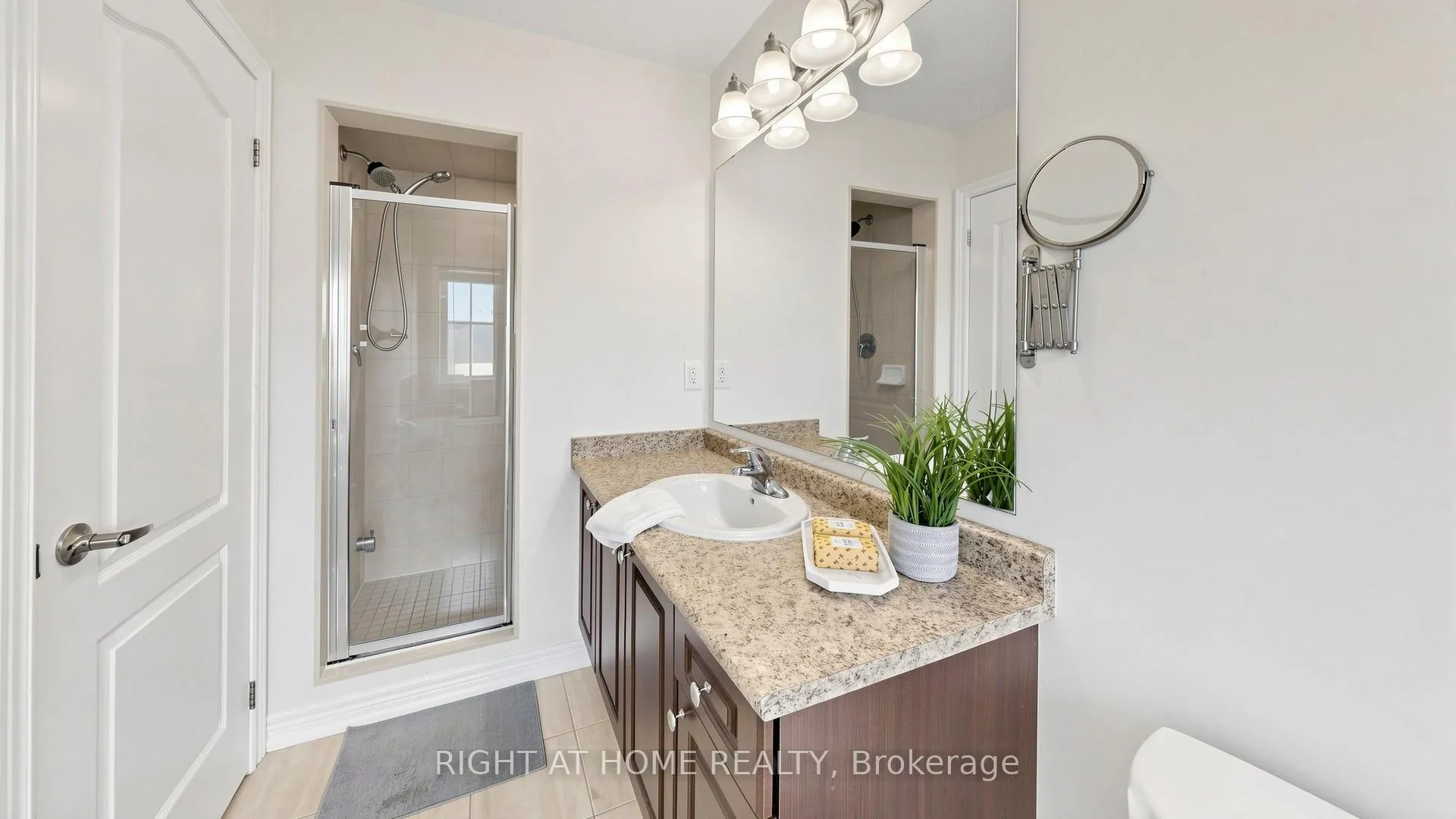 Photo 17 of 208 Cornell Park Avenue, Markham, Cornell — HOMEH