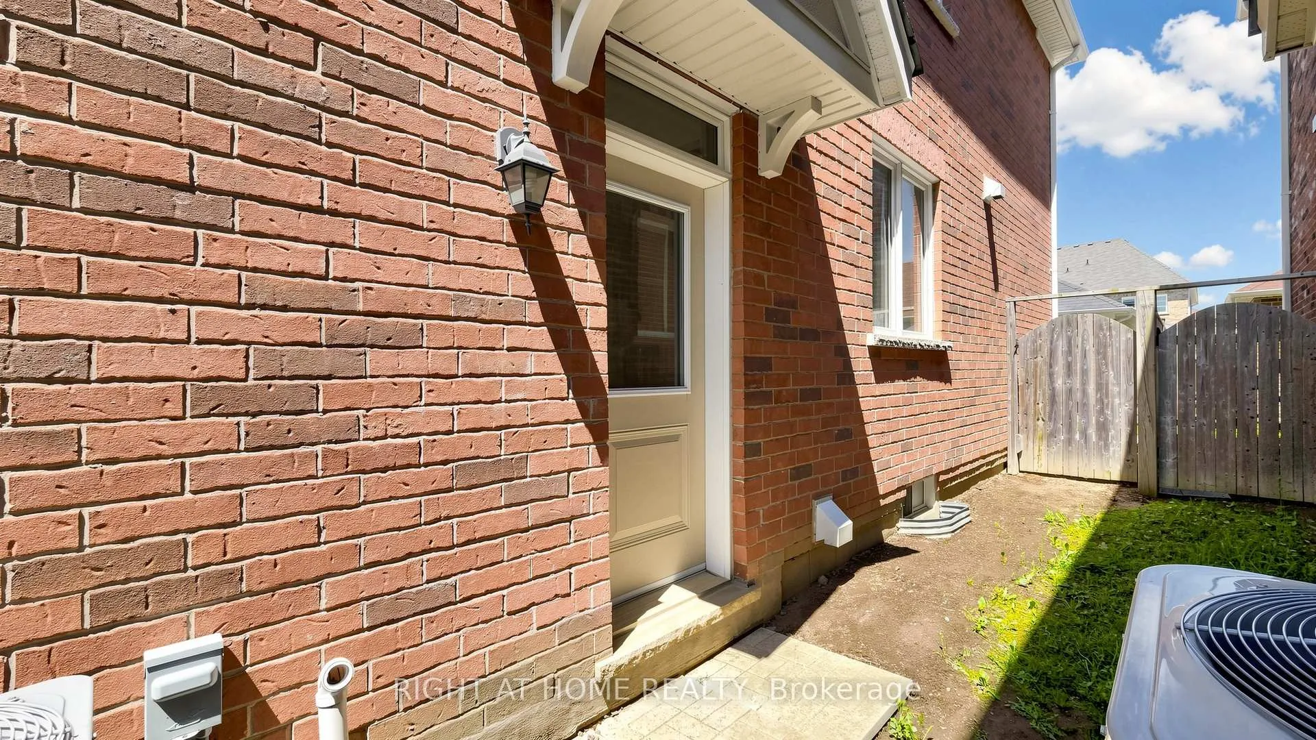 Photo 23 of 208 Cornell Park Avenue, Markham, Cornell — HOMEH