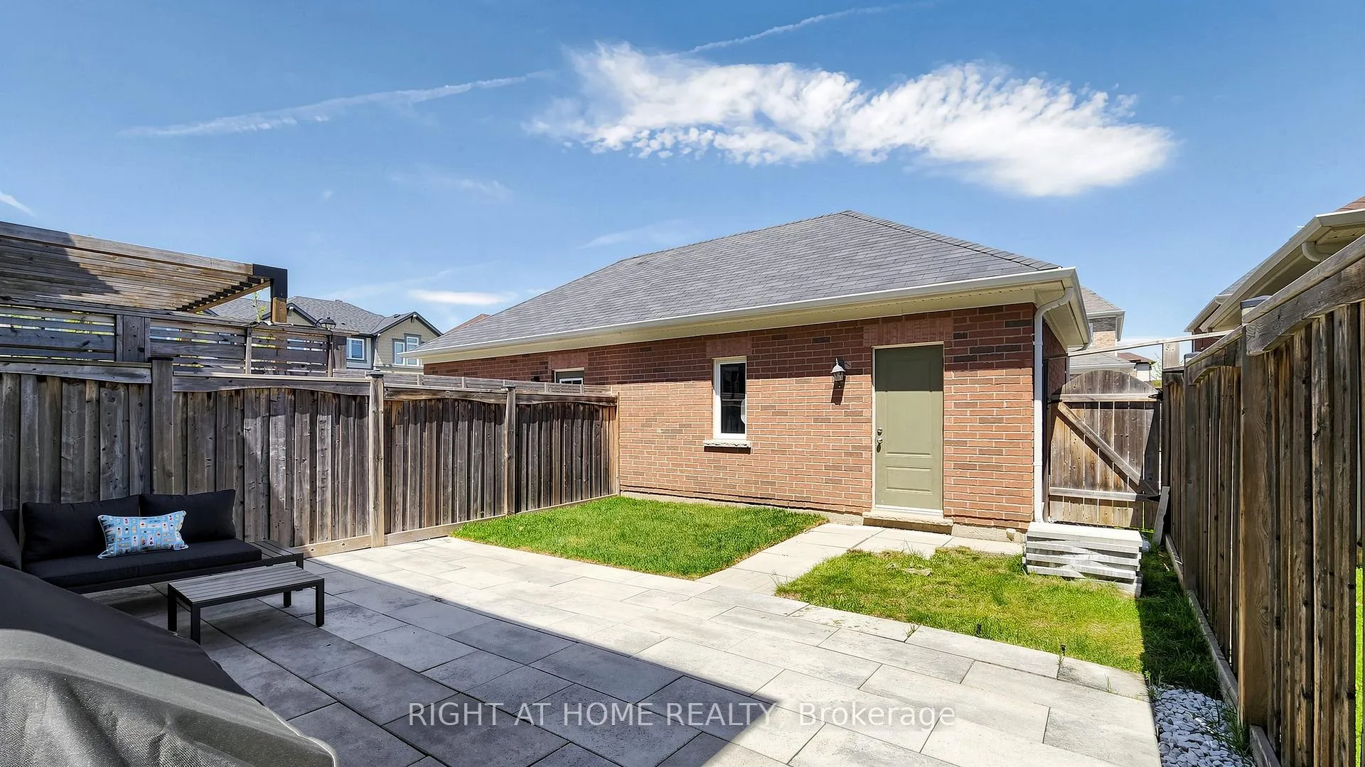 Photo 24 of 208 Cornell Park Avenue, Markham, Cornell — HOMEH