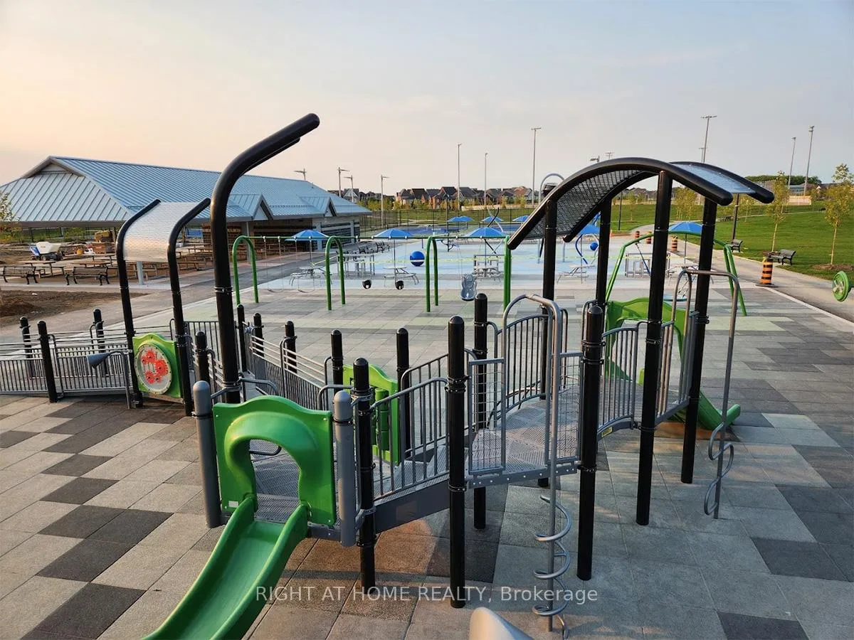 Photo 29 of 208 Cornell Park Avenue, Markham, Cornell — HOMEH