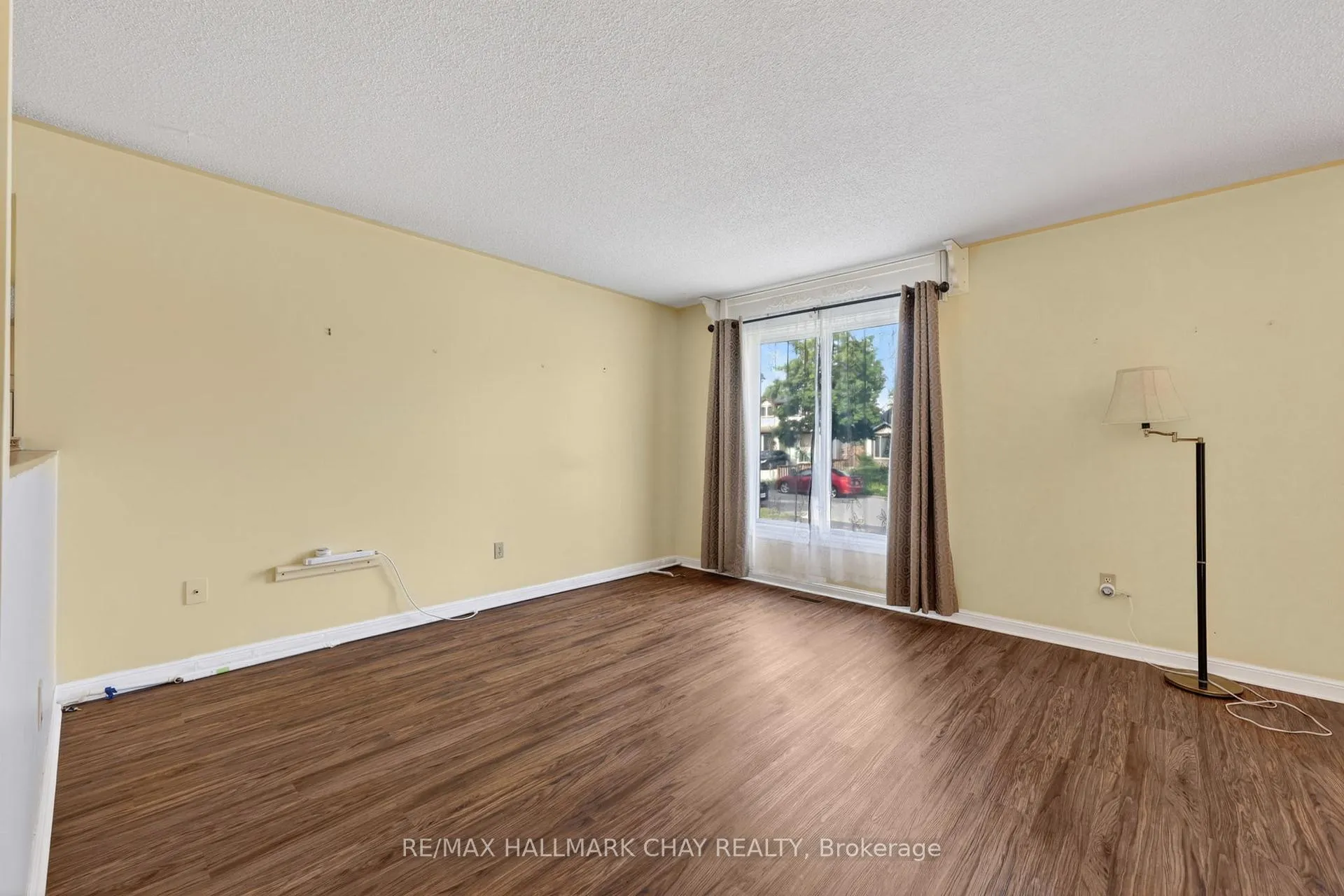 Photo 19 of 13 Bronte Crescent, Barrie, Letitia Heights — HOMEH