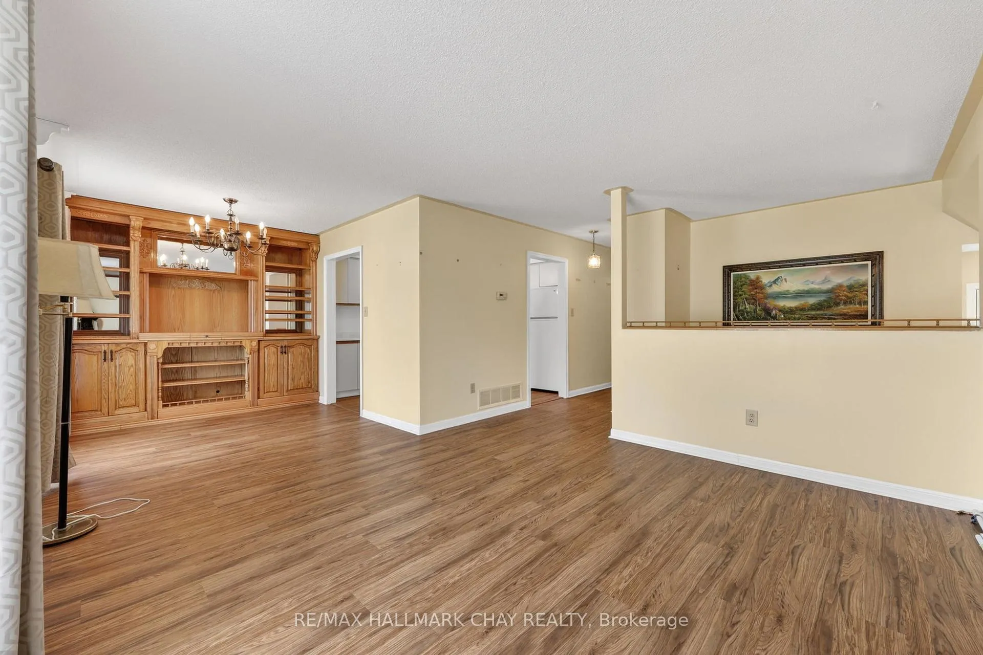 Photo 22 of 13 Bronte Crescent, Barrie, Letitia Heights — HOMEH