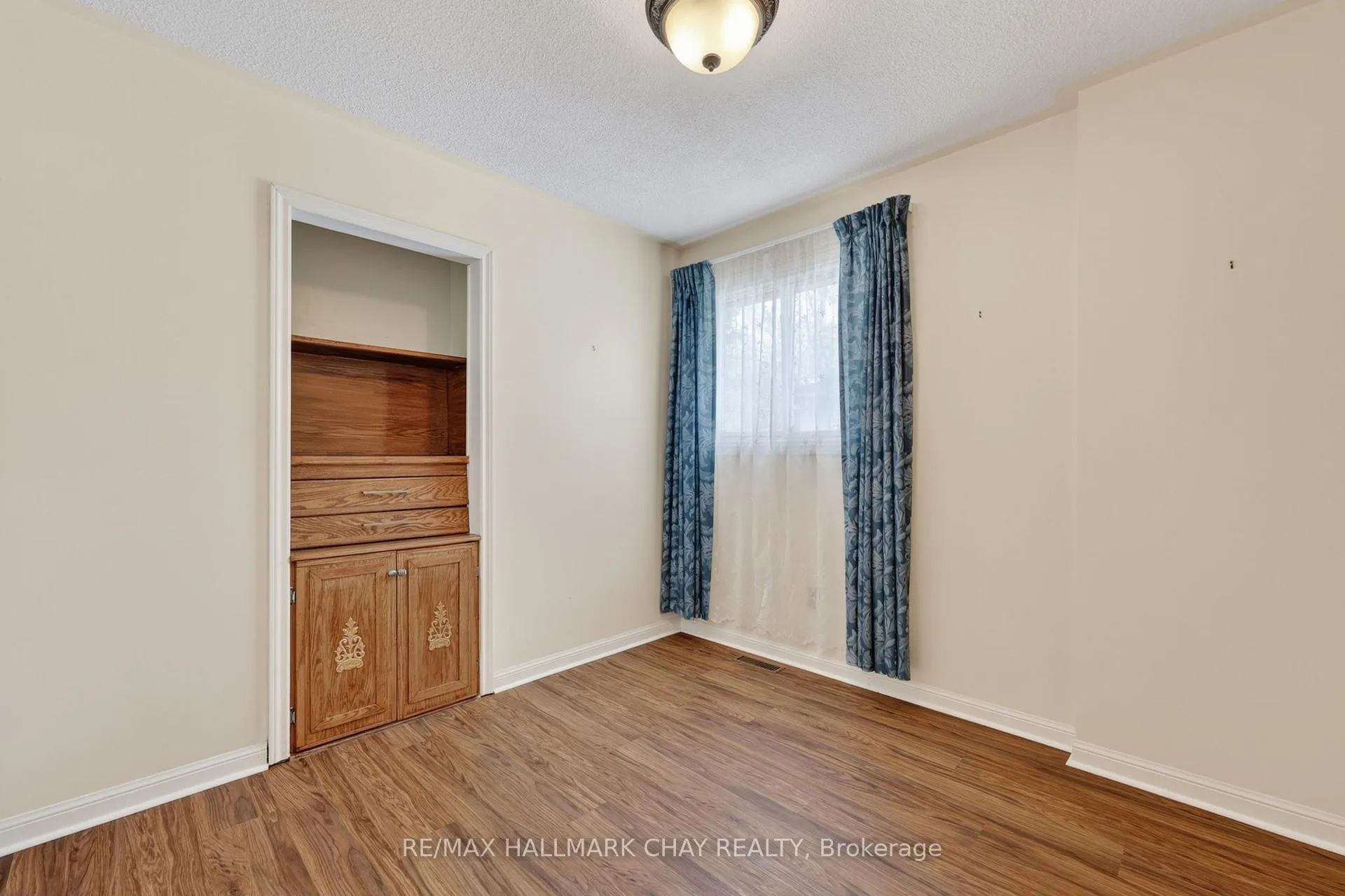 Photo 26 of 13 Bronte Crescent, Barrie, Letitia Heights — HOMEH
