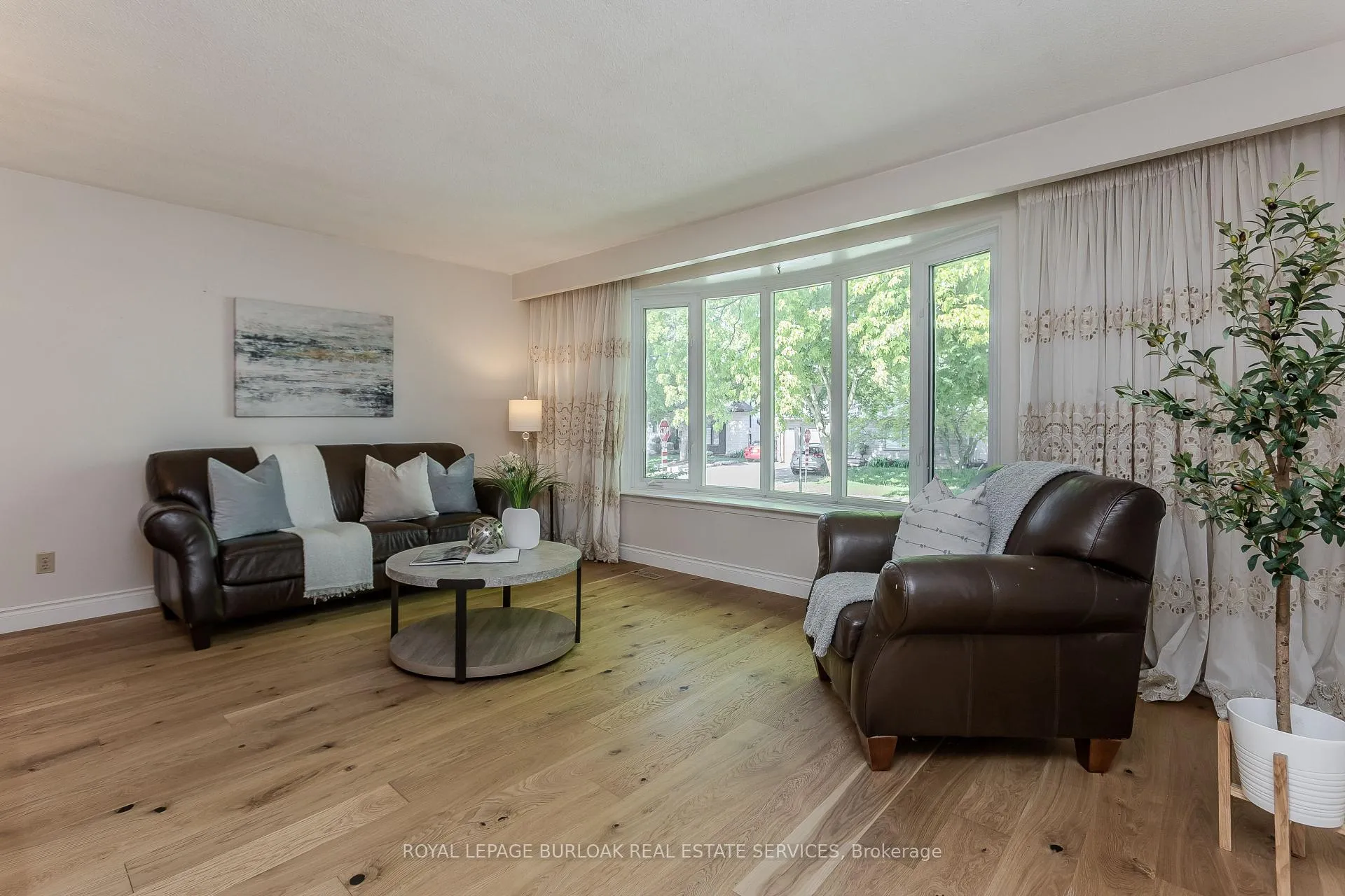 Photo 3 of 3118 Centennial Drive, Burlington, Palmer — HOMEH