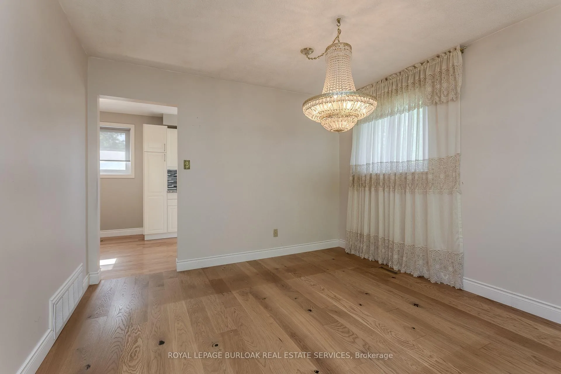 Photo 5 of 3118 Centennial Drive, Burlington, Palmer — HOMEH