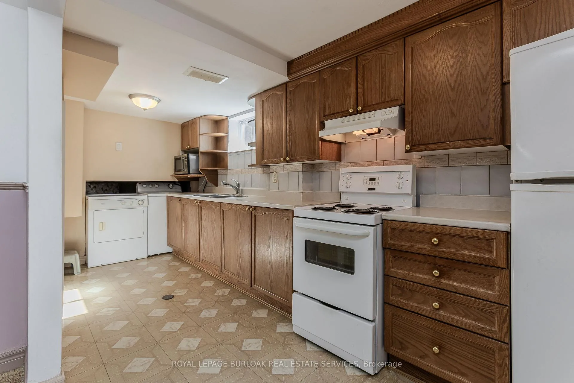 Photo 28 of 3118 Centennial Drive, Burlington, Palmer — HOMEH