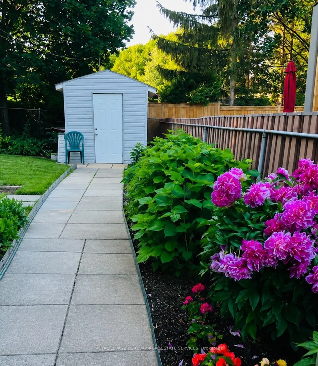 Photo 31 of 3118 Centennial Drive, Burlington, Palmer — HOMEH