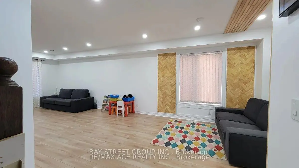 Photo 4 of 2452 Steeplechase Street, Oshawa, Windfields — HOMEH