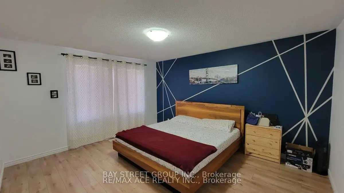 Photo 11 of 2452 Steeplechase Street, Oshawa, Windfields — HOMEH