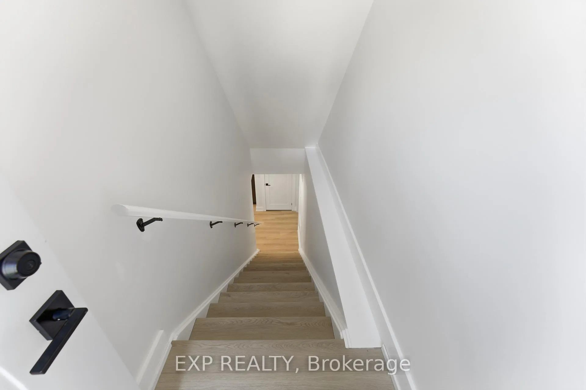 Photo 2 of Unit LOWER, 3603 Gunning Drive, Niagara Falls, Chippawa — HOMEH