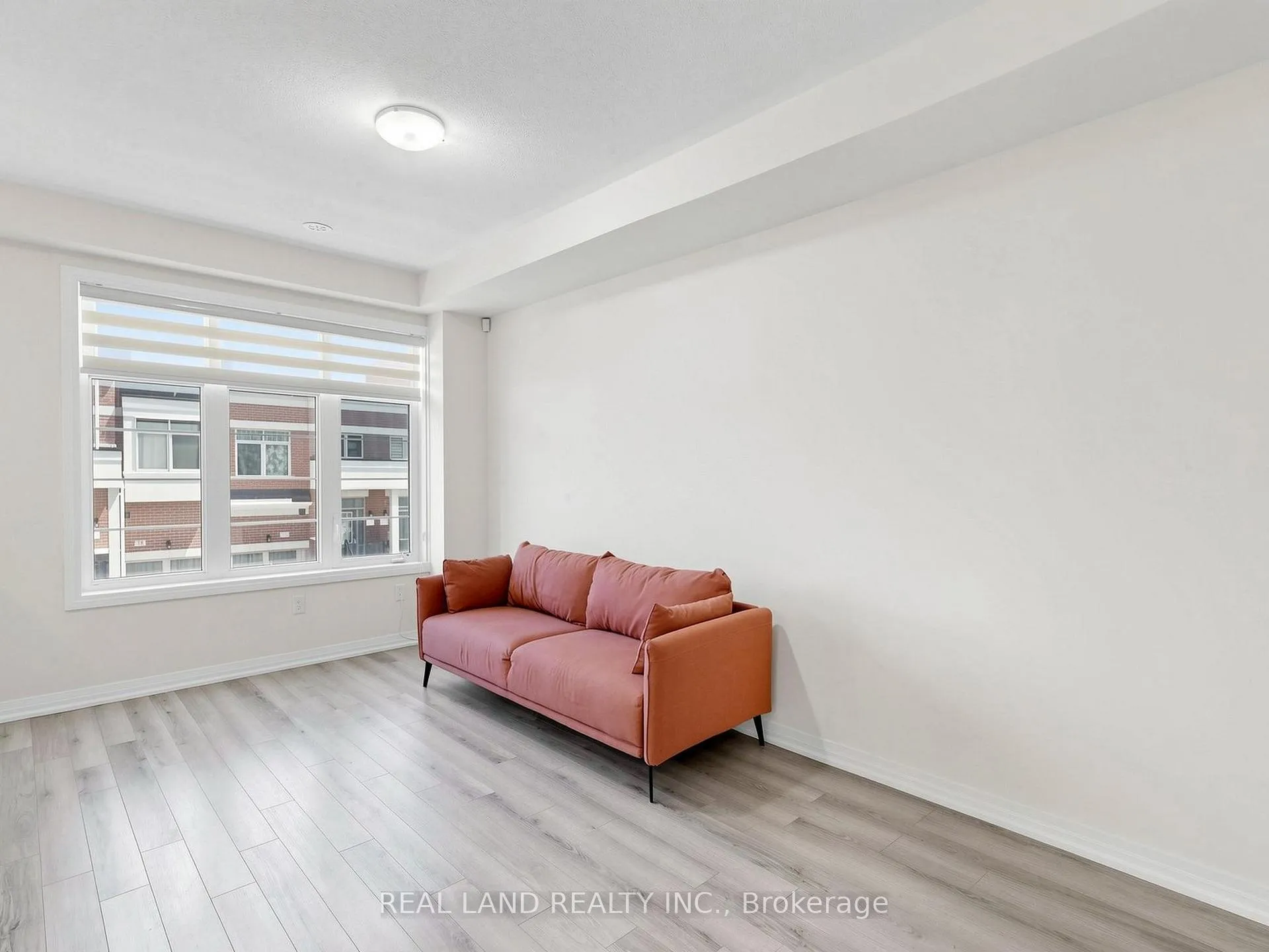 Photo 3 of 24 Sissons Way, Markham, Cedar Grove — HOMEH