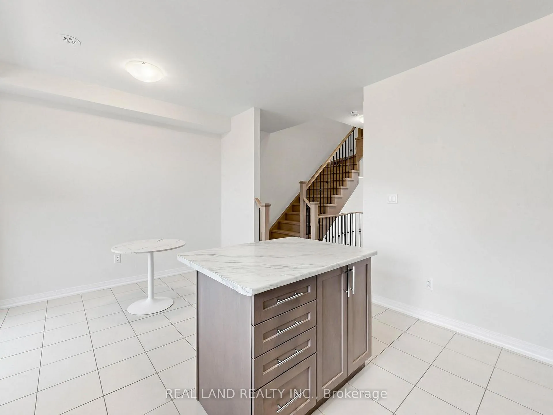 Photo 10 of 24 Sissons Way, Markham, Cedar Grove — HOMEH