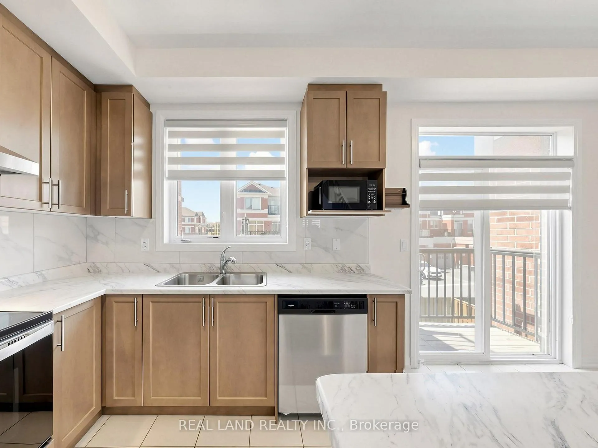 Photo 11 of 24 Sissons Way, Markham, Cedar Grove — HOMEH
