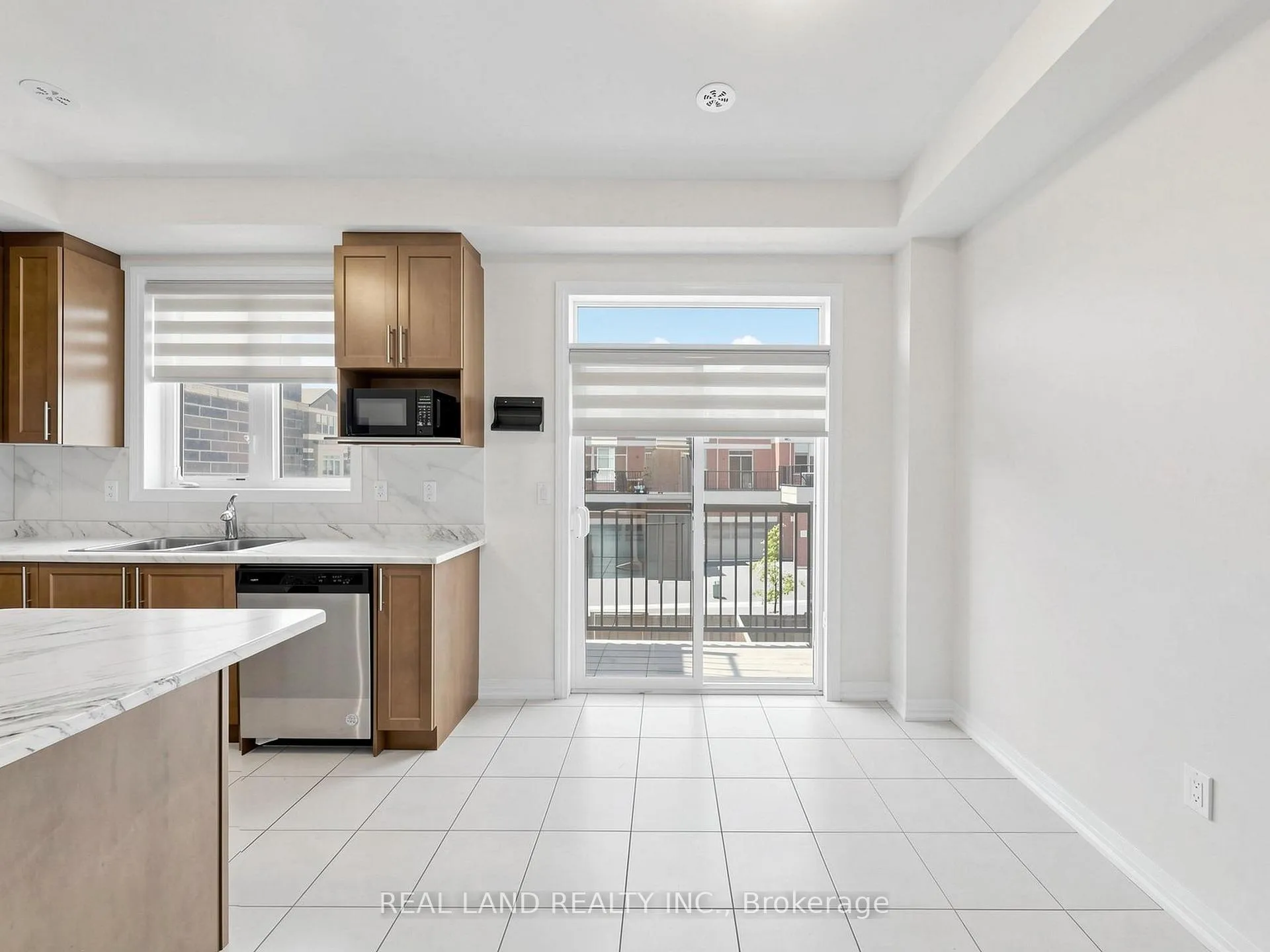 Photo 12 of 24 Sissons Way, Markham, Cedar Grove — HOMEH