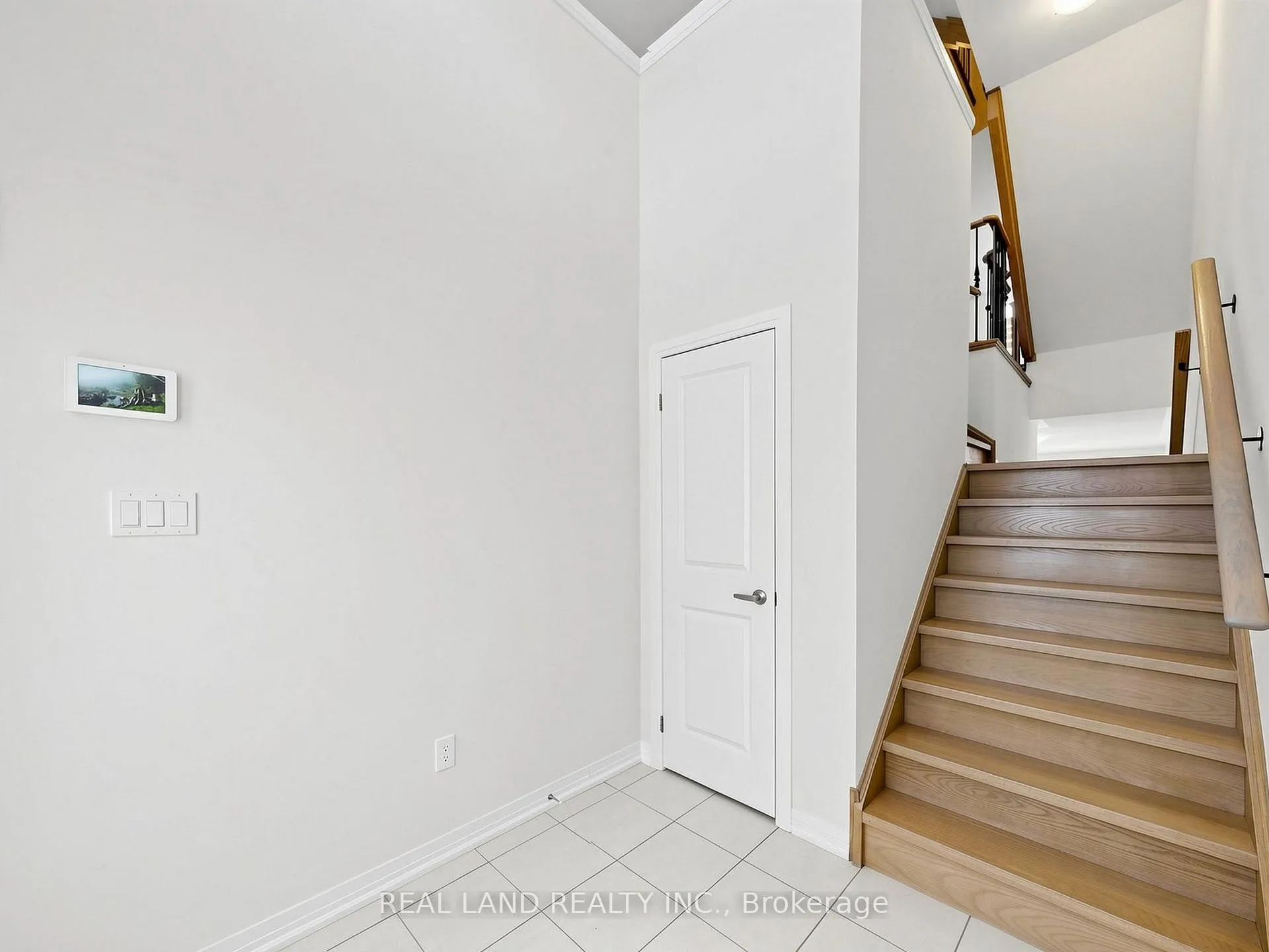Photo 16 of 24 Sissons Way, Markham, Cedar Grove — HOMEH