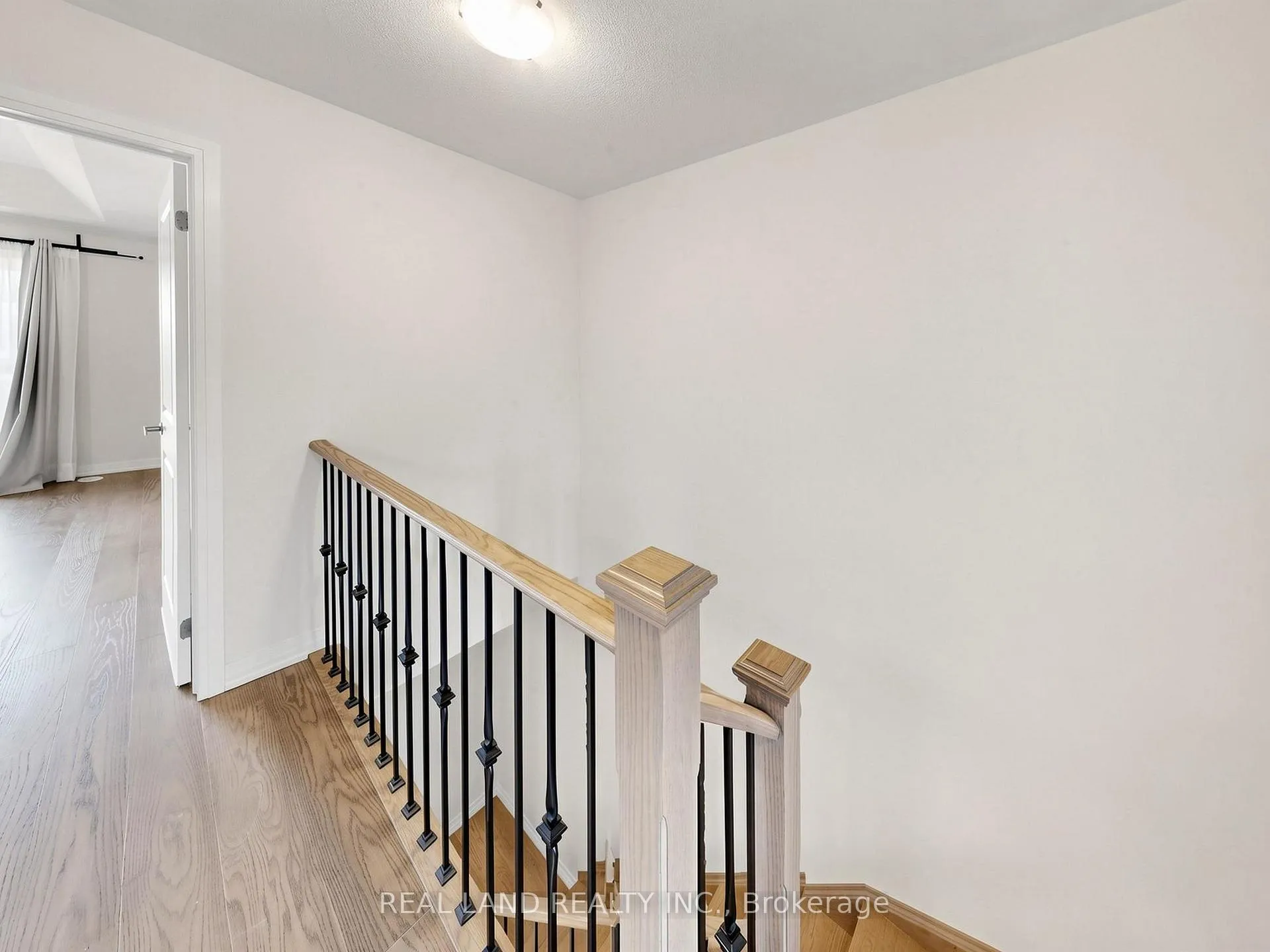Photo 19 of 24 Sissons Way, Markham, Cedar Grove — HOMEH