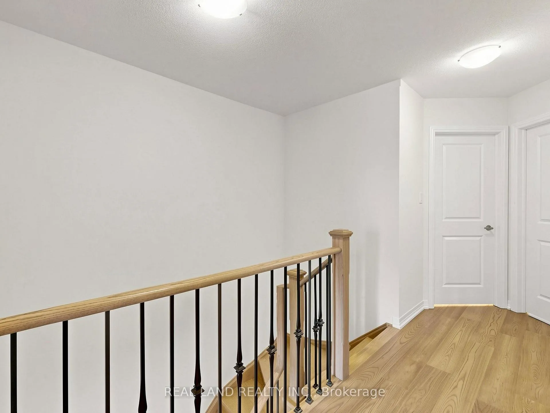 Photo 20 of 24 Sissons Way, Markham, Cedar Grove — HOMEH
