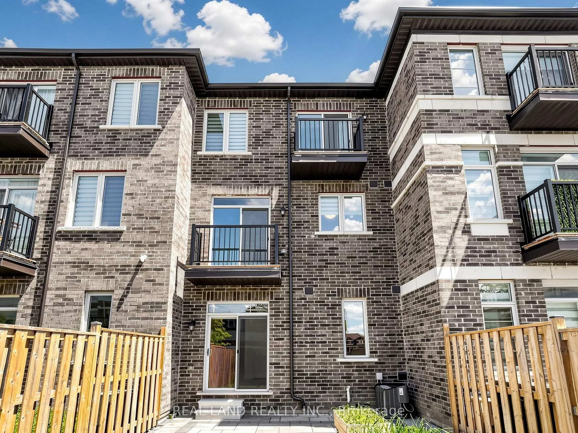 Photo 45 of 24 Sissons Way, Markham, Cedar Grove — HOMEH