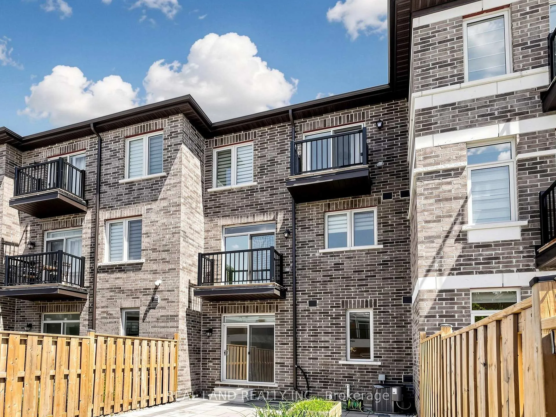 Photo 46 of 24 Sissons Way, Markham, Cedar Grove — HOMEH
