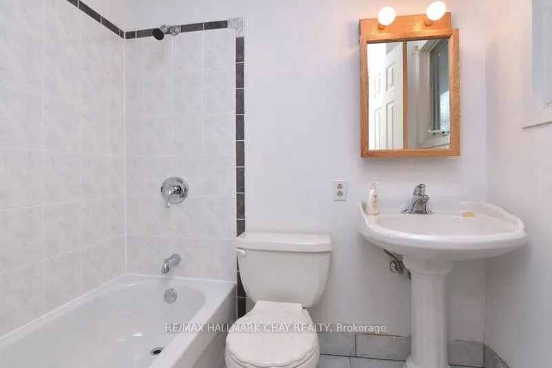 Photo 2 of Unit B, 18 Elm Street, New Tecumseth, Alliston — HOMEH