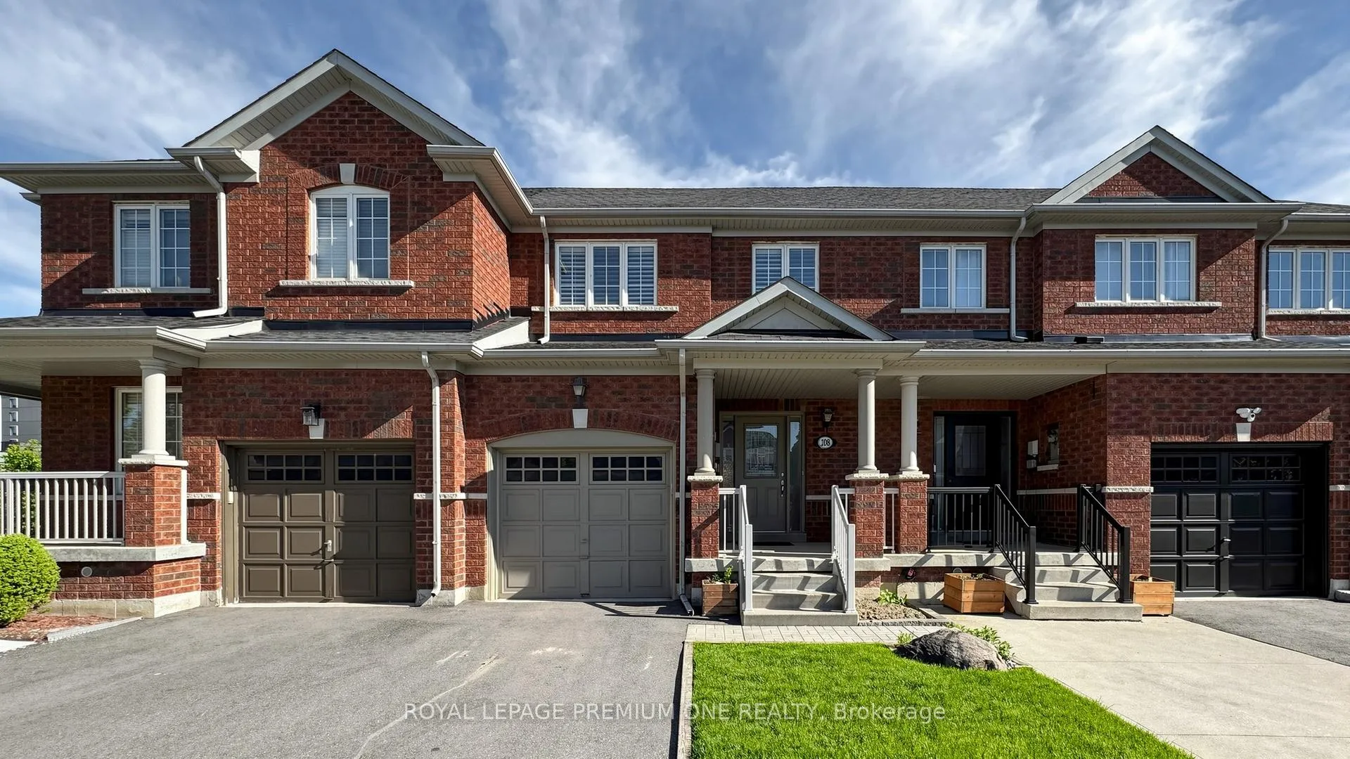 Photo 2 of 108 Argento Crescent, Vaughan, Vellore Village — HOMEH